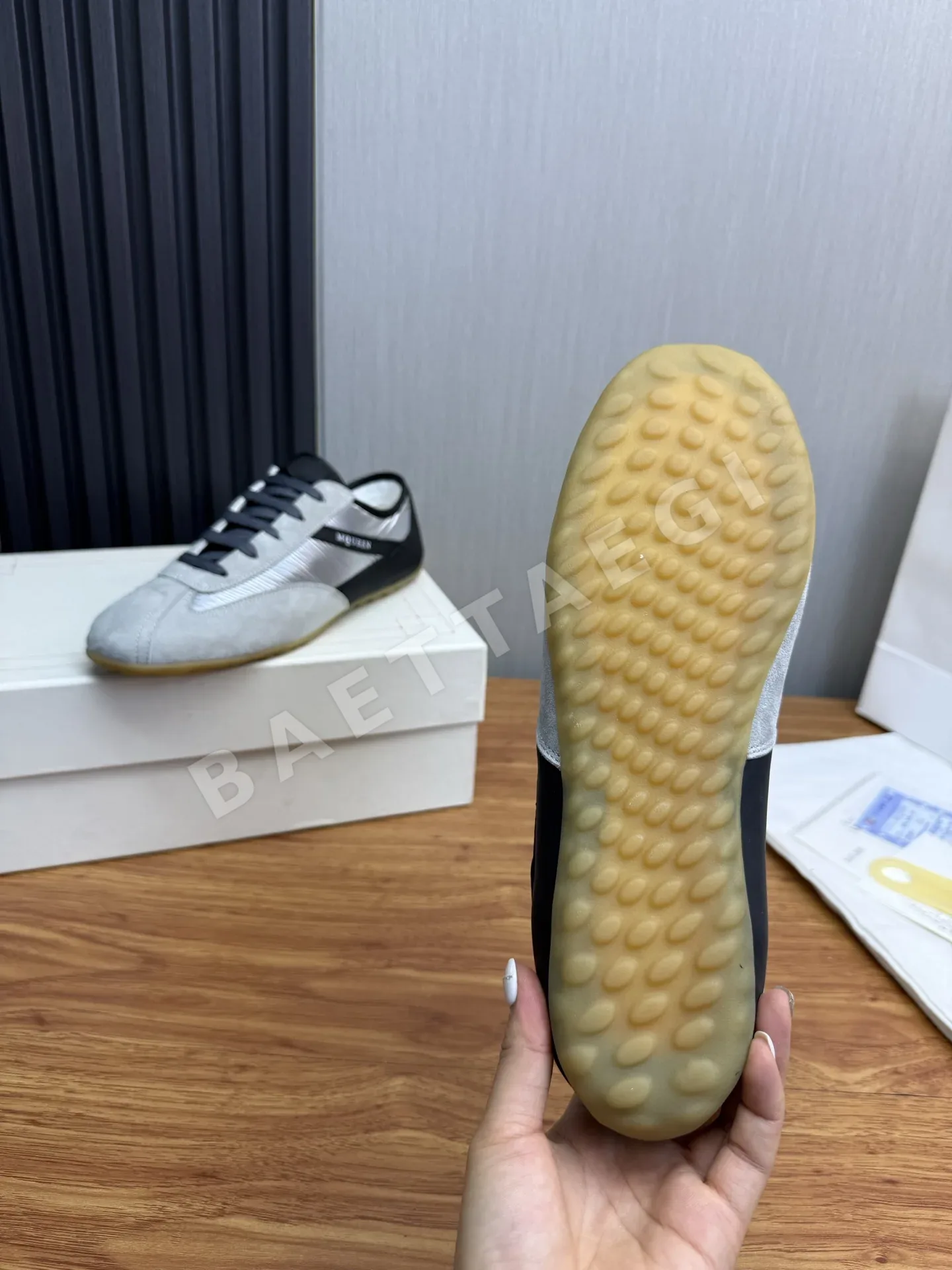 알렉산더맥퀸 메시 소재 커플 스니커즈 상세 이미지 10