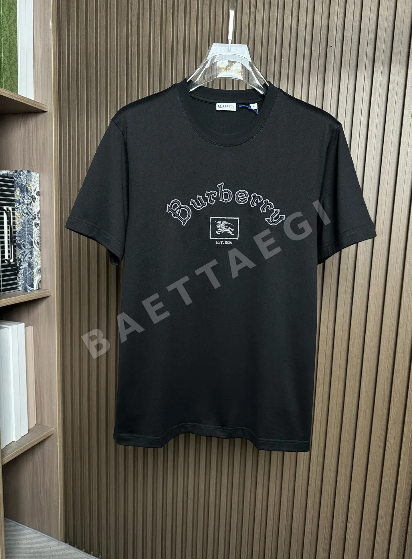 버버리 승마 모티프 남성 반팔 티셔츠 49554