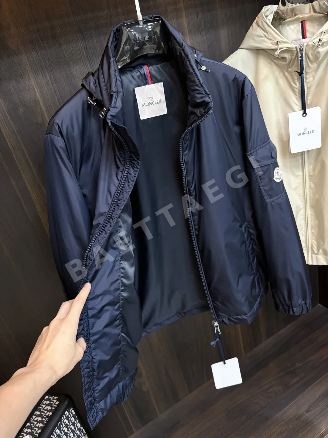 몽클레르 후드 스탠드카라 경량 패딩 자켓 상세 이미지 3