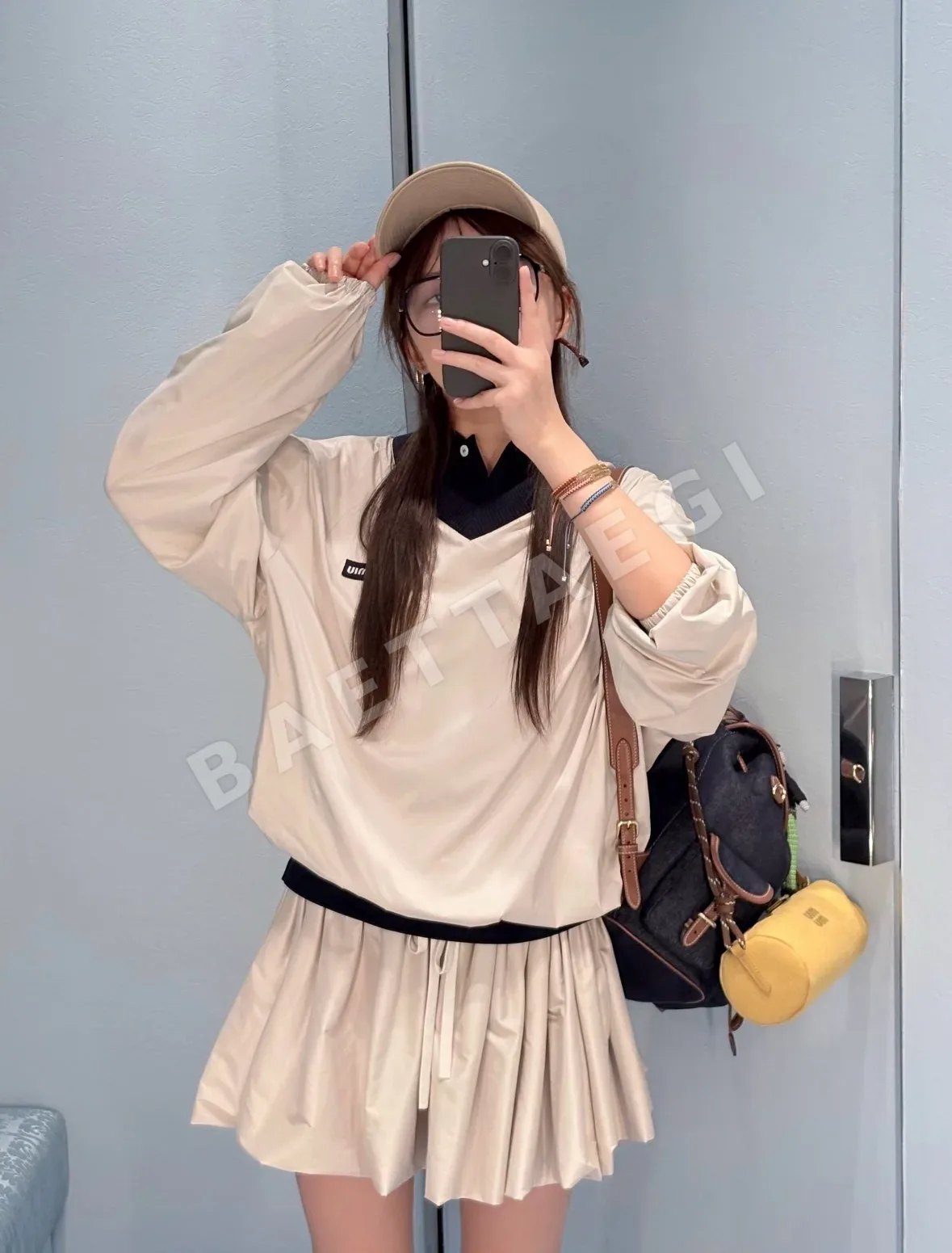 미우미우 컬러블록 V넥 란턴 슬리브 세트 여성의류 상세 이미지 5
