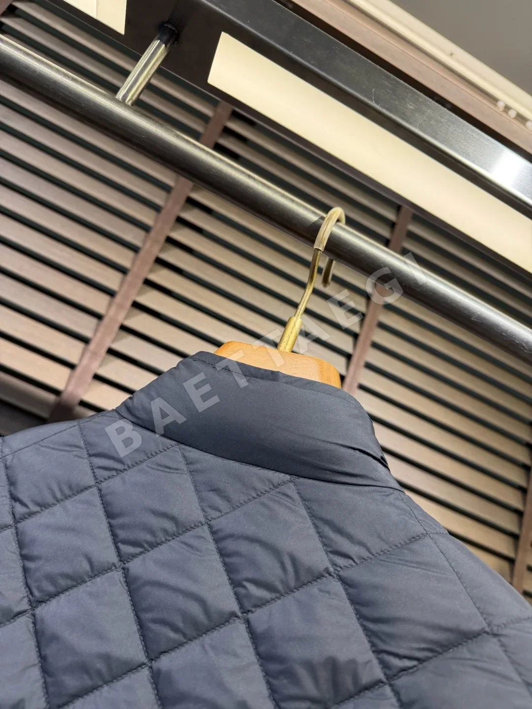 몽클레르 오이세 다이아몬드 퀼팅 쇼트 다운 재킷 상세 이미지 9
