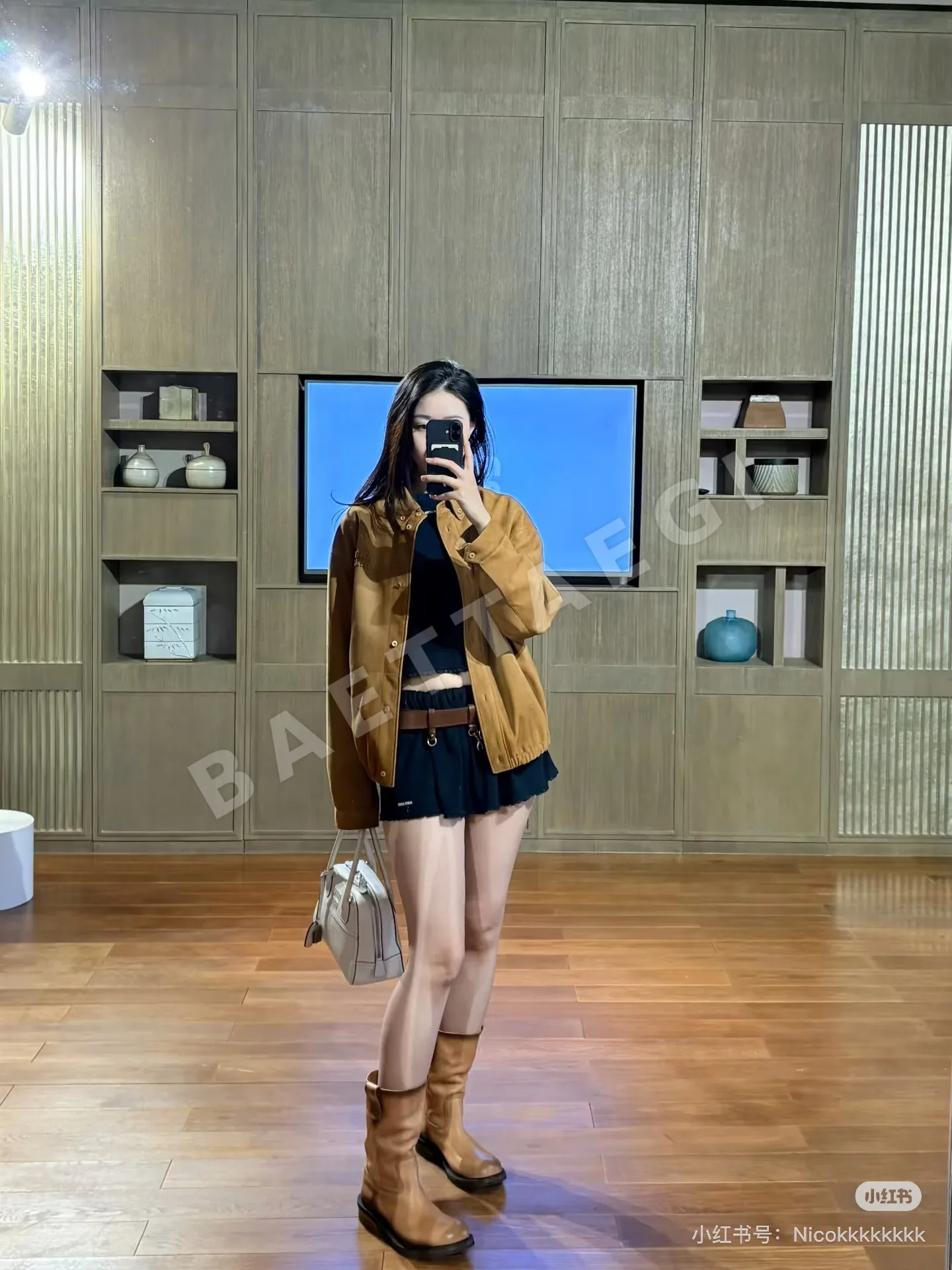 미우미우 스웨이드 야구카라 여성 자켓 상세 이미지 6