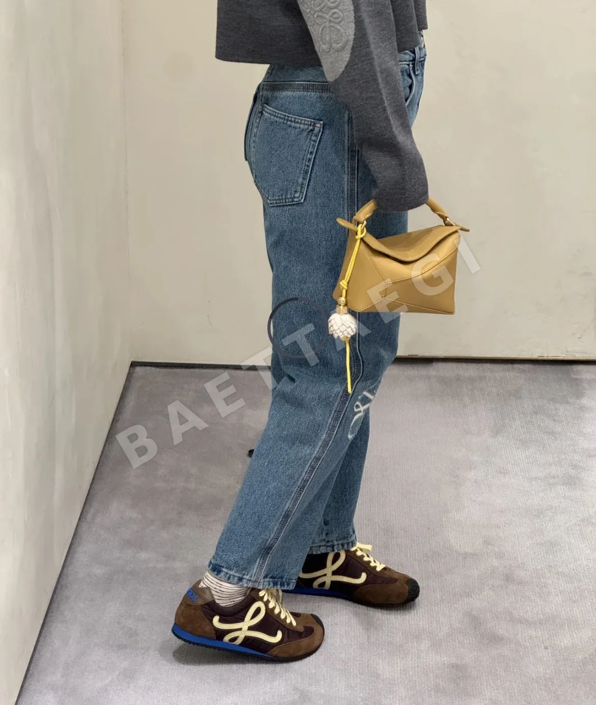 로에베 스니커즈 상세 이미지 6
