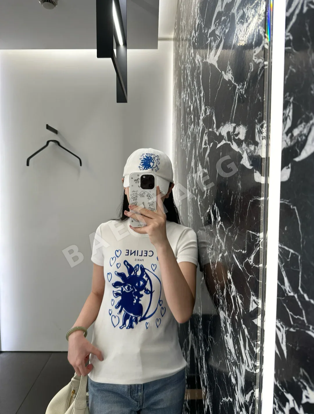 셀린느 하트 그래피티 프린트 반팔 티셔츠 상세 이미지 3