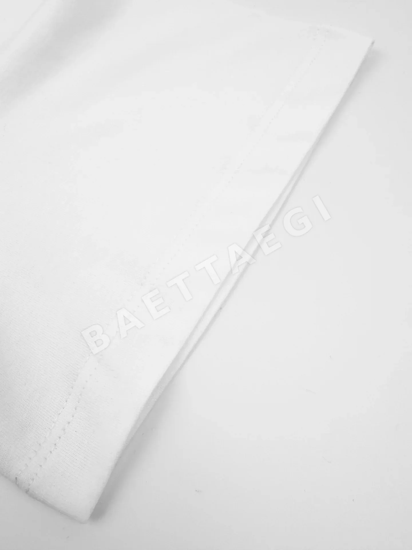발렌티노 남성 자수 로고 반팔 티셔츠 상세 이미지 6
