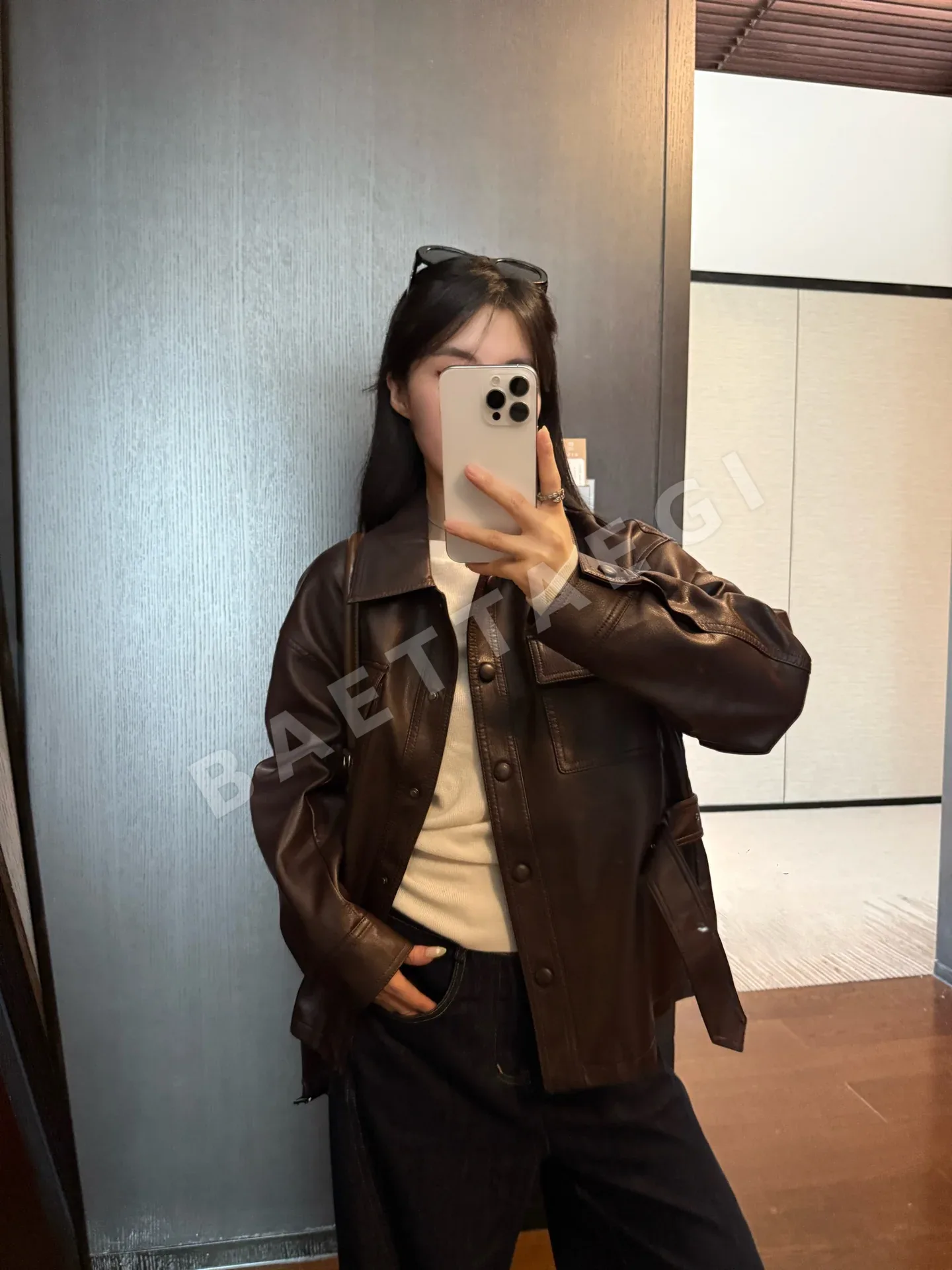 생로랑 가죽 여성 자켓 상세 이미지 2