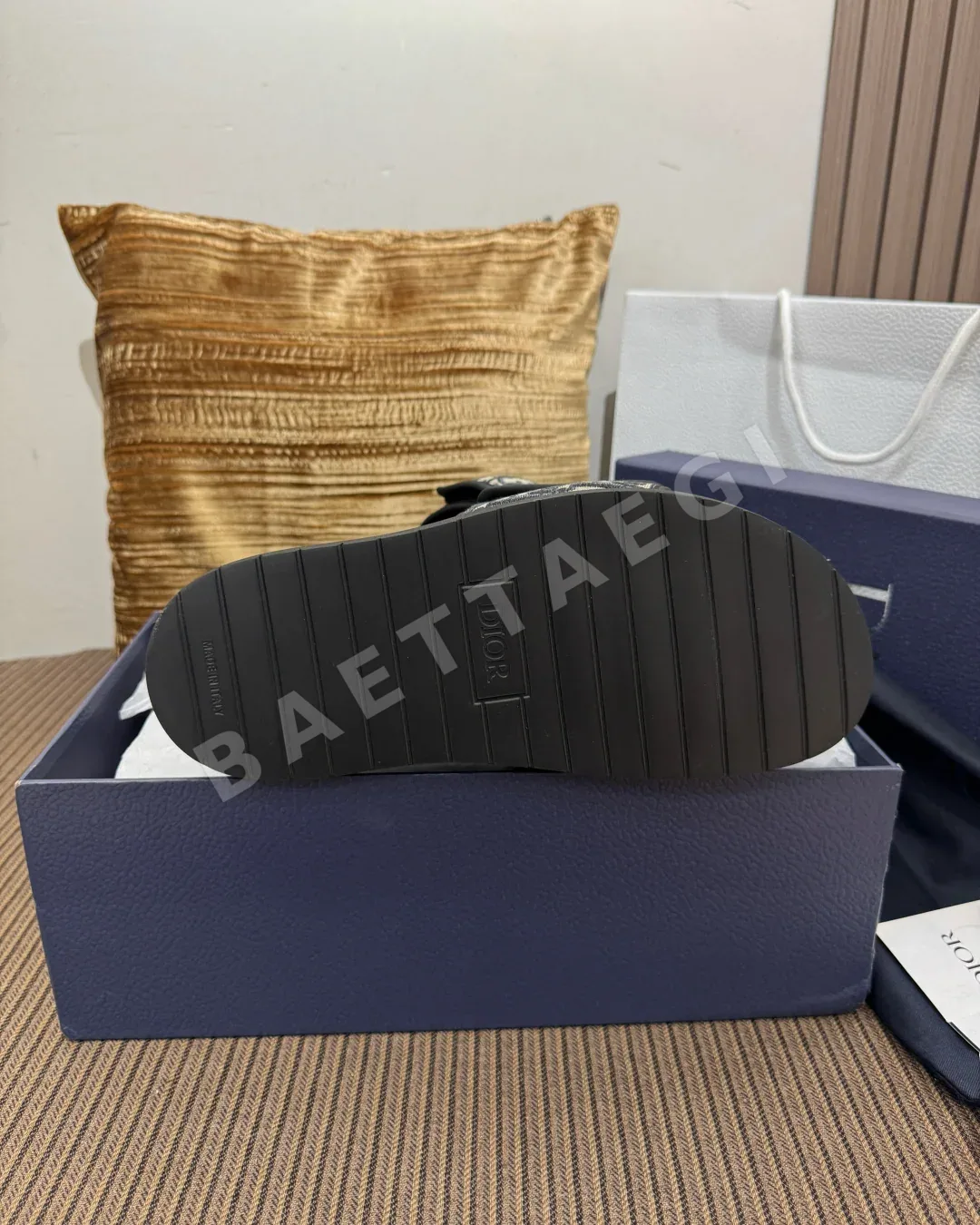 디올 모노그램 남성용 캐주얼 슬리퍼 상세 이미지 9