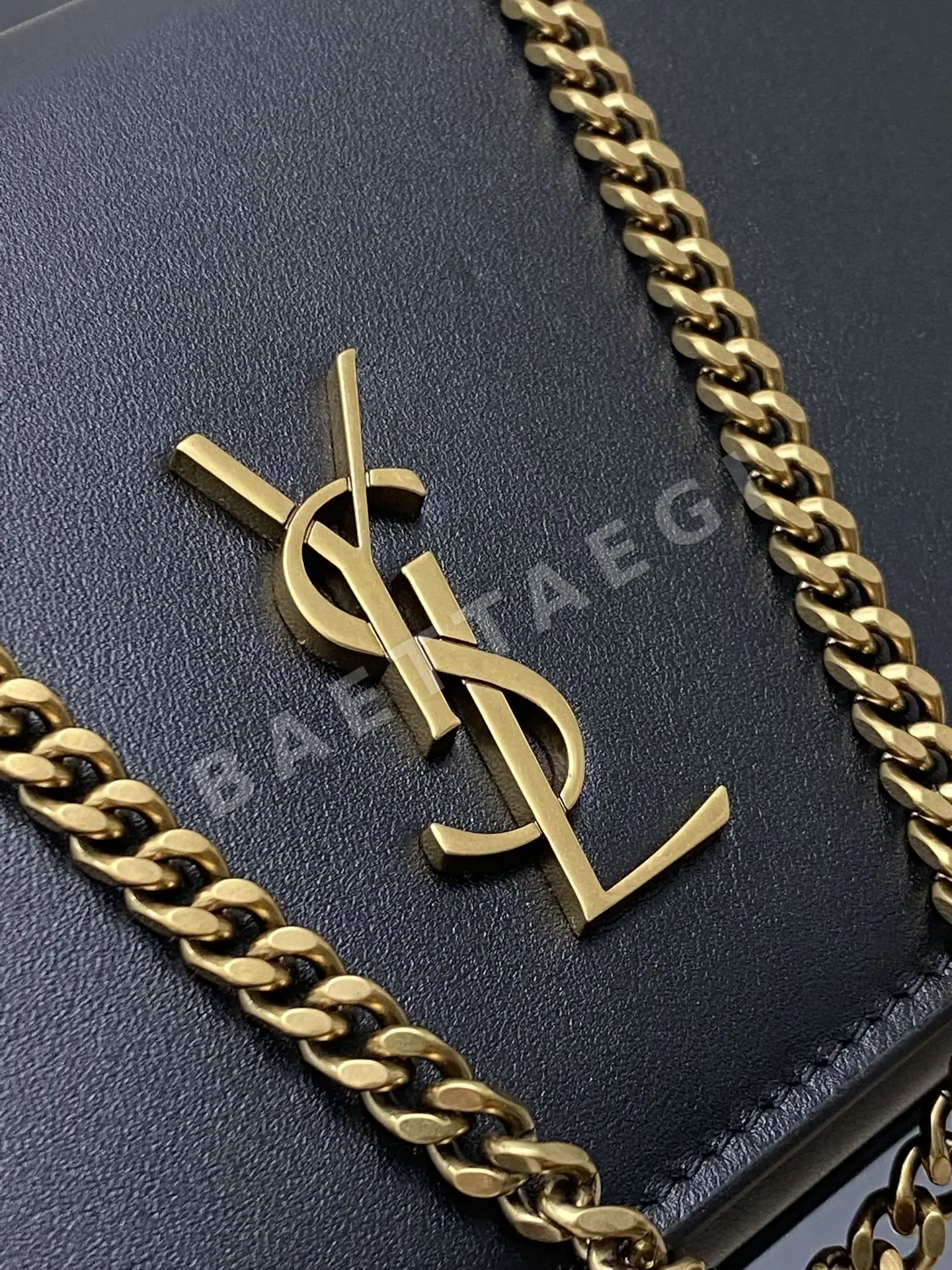 생로랑 YSL 메탈 로고 체인 숄더백 상세 이미지 5