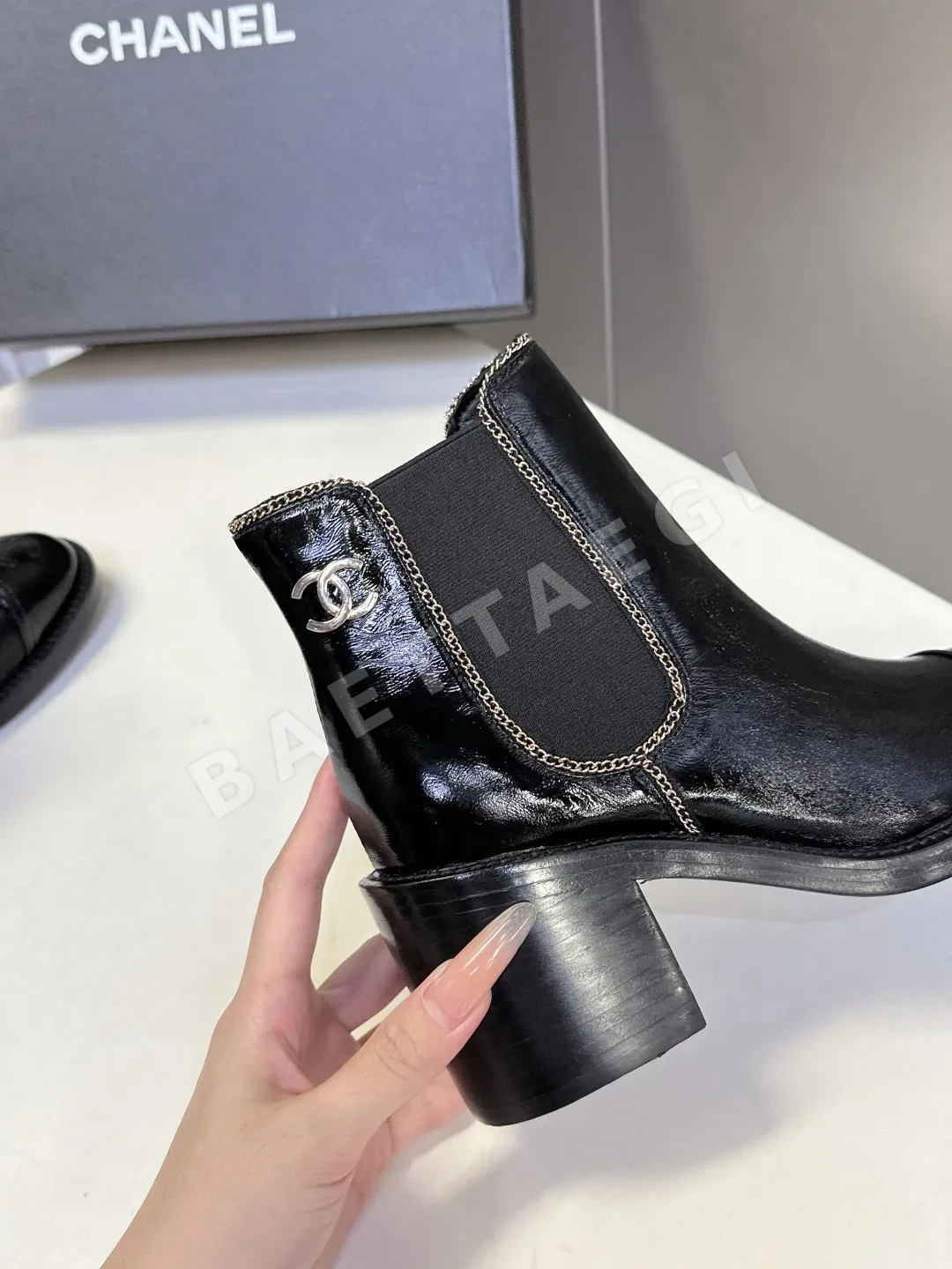 샤넬 메탈 체인 더블 C 버클 첼시 부츠 상세 이미지 8