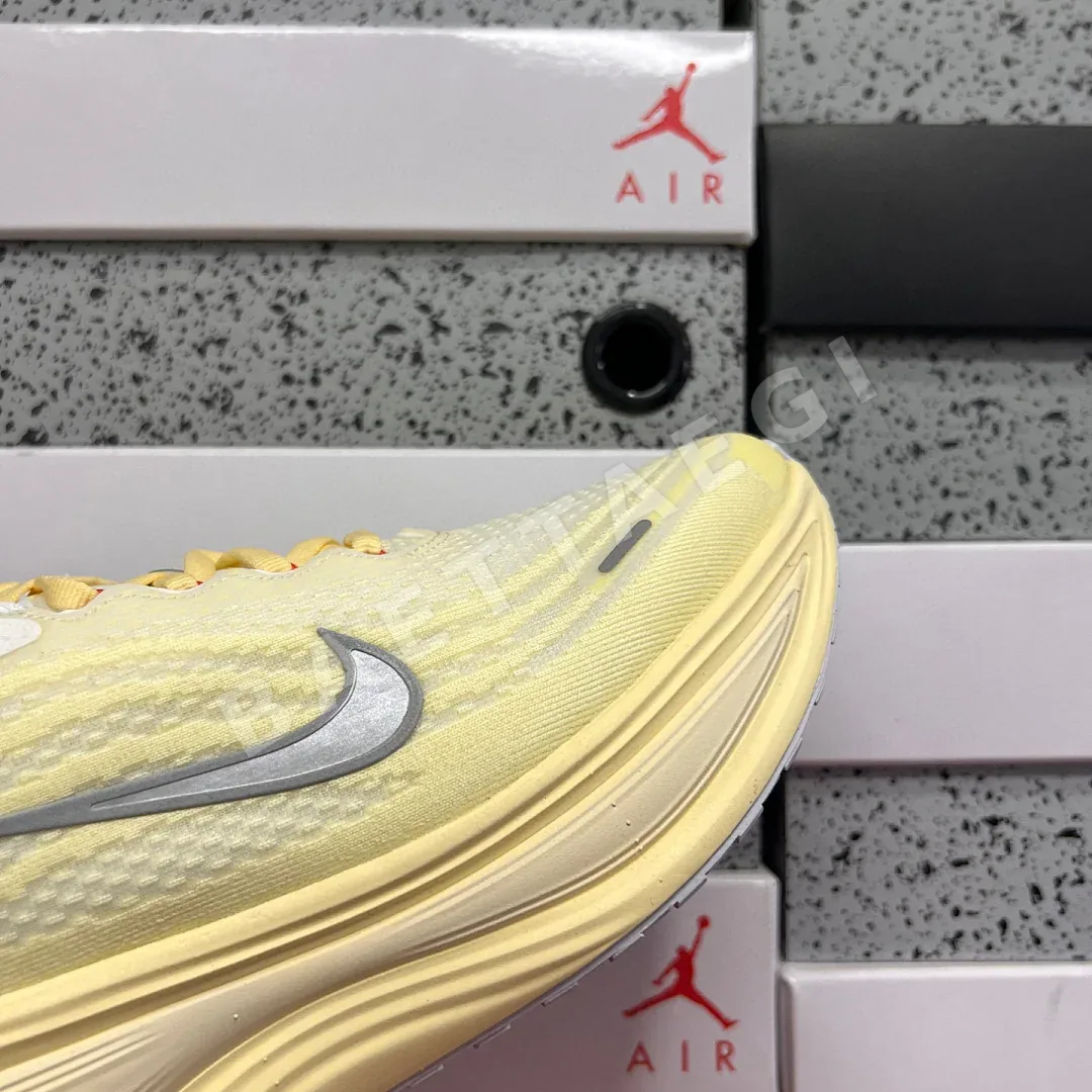 나이키 [XY] 보메로 플러스 IM5020-100 201238 Nike Vomero Plus 상세 이미지 6