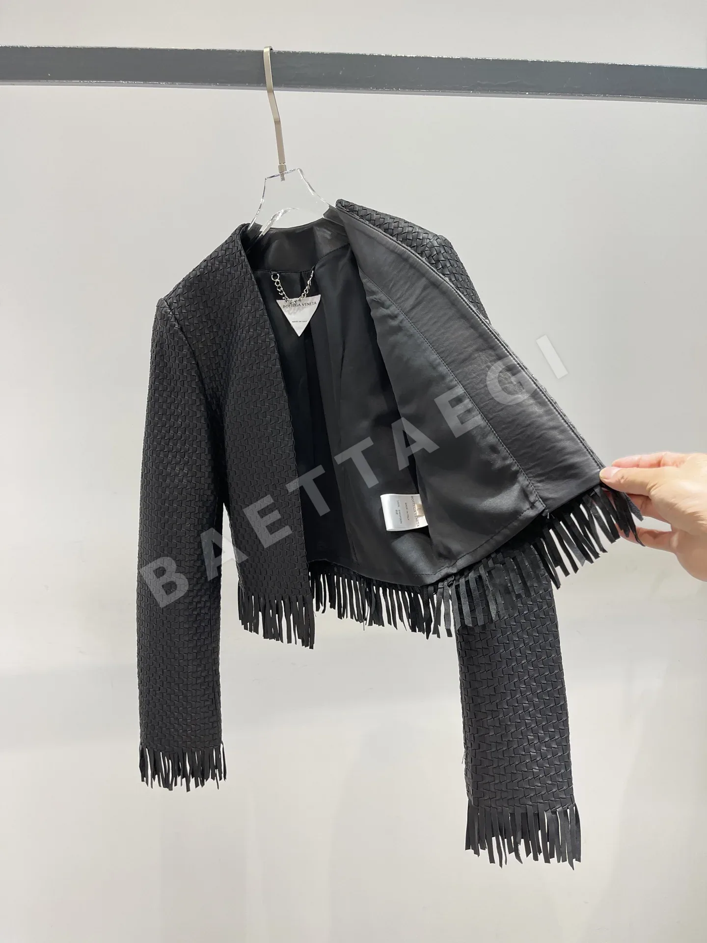 보테가베네타 램스킨 꼬임 가죽 여성 자켓 상세 이미지 4