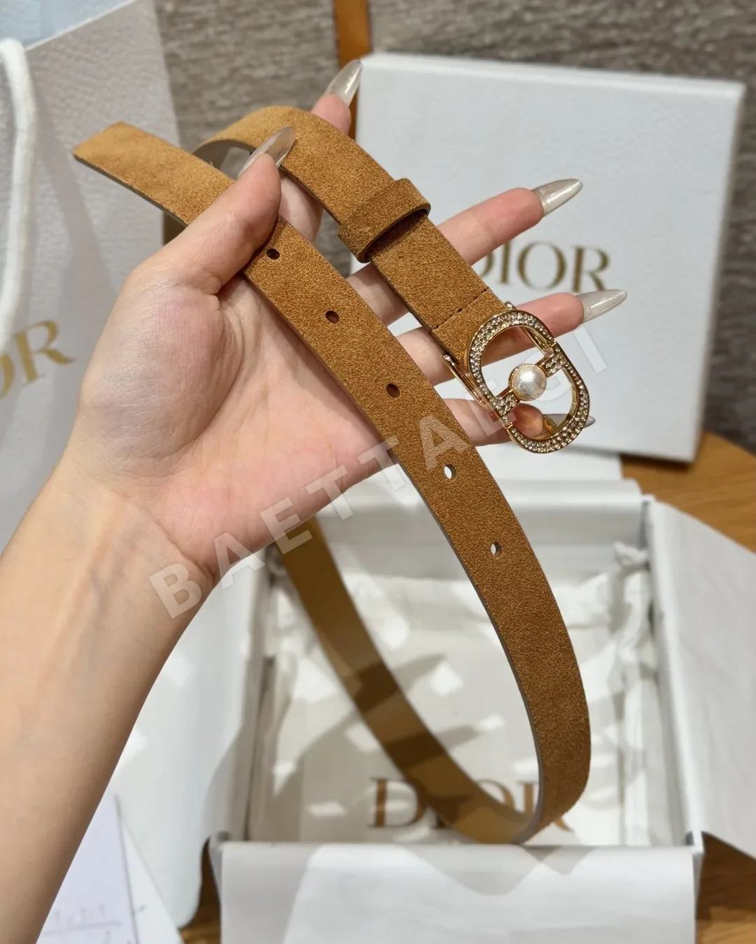 디올 다이아몬드 진주 장식 스웨이드 벨트 상세 이미지 4