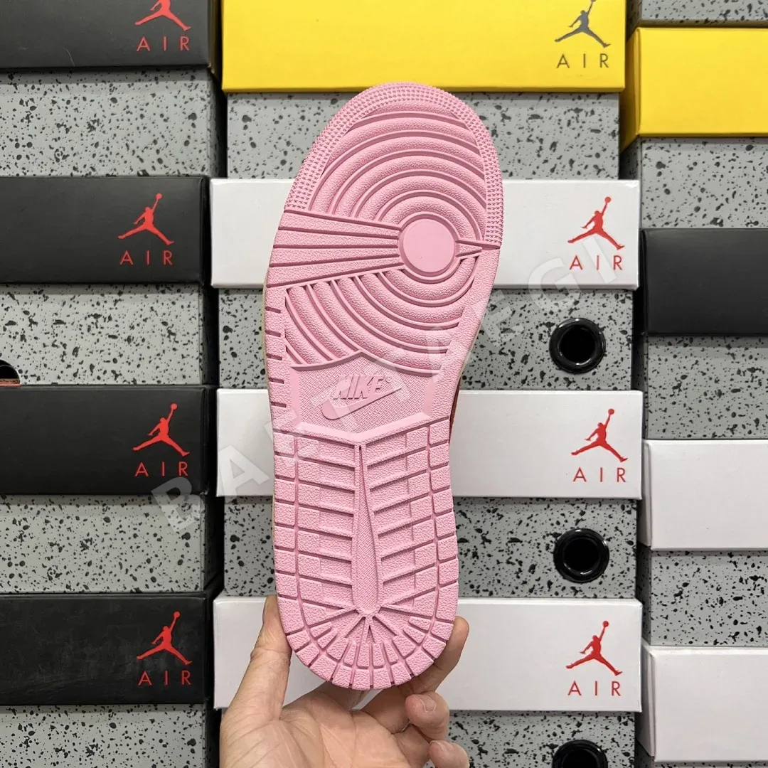 나이키 [FK] 조던 1 레트로 로우 OG SP IQ7604-101 201269 Nike Jordan 1 Retro Low OG SP 상세 이미지 3