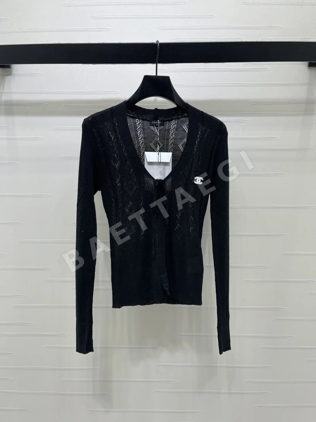 샤넬 V넥 더블 C 로고 울 여성 가디건 154613