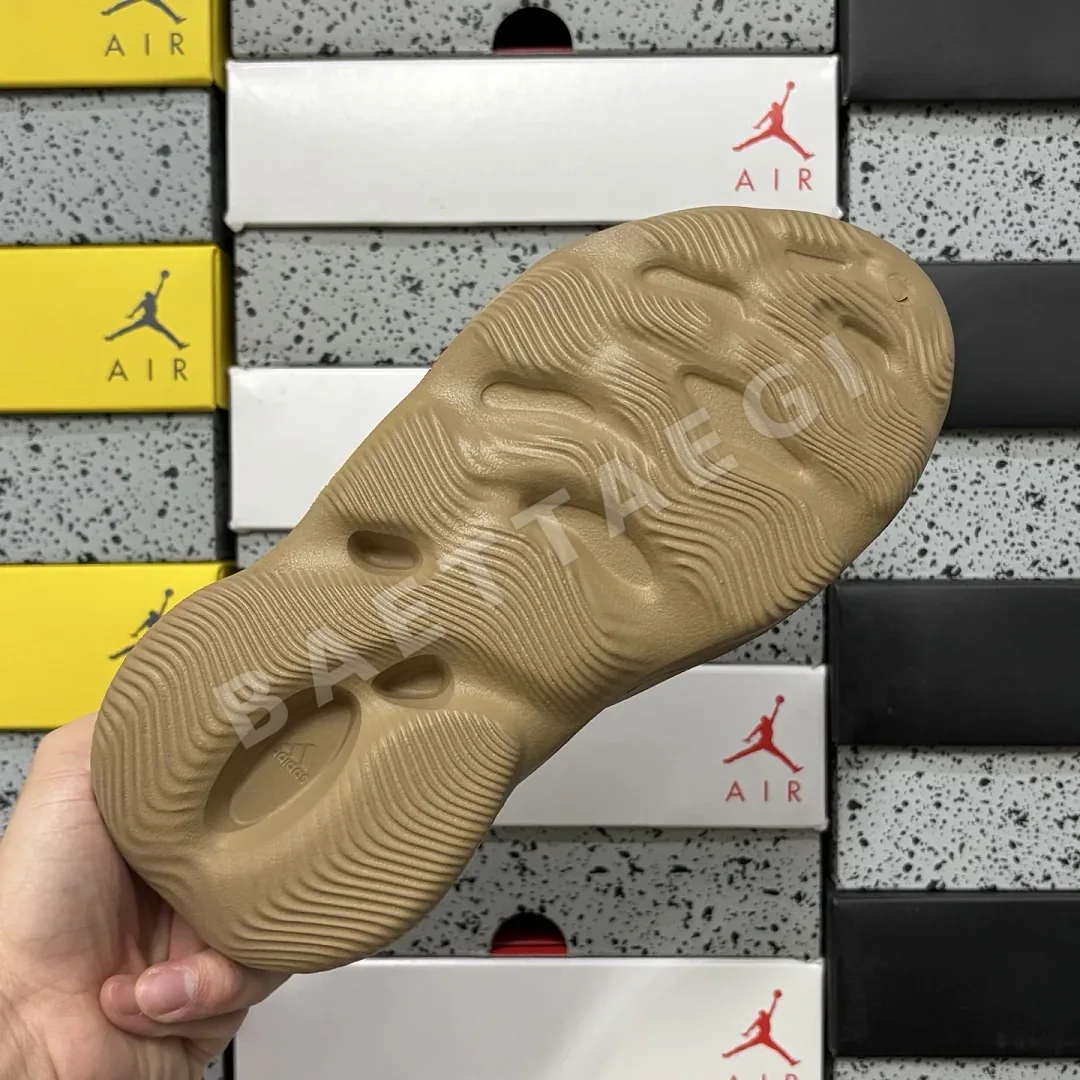 아디다스 [LW] 이지 폼 RNR GV6842 200649 Adidas Yeezy Foam RNR Clay Taupe 상세 이미지 9