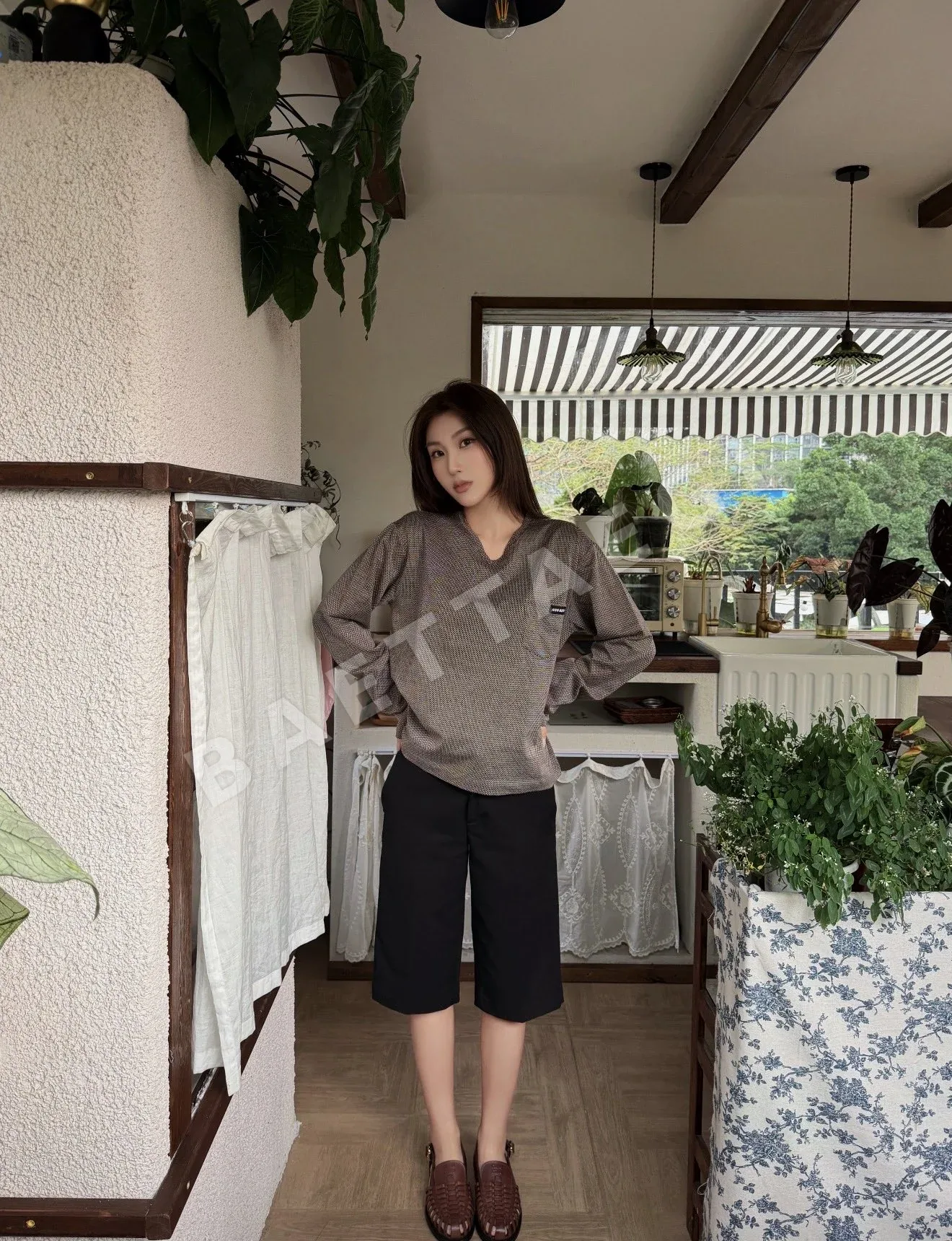 미우미우 V넥 체크 패턴 니트 긴팔 탑 상세 이미지 4