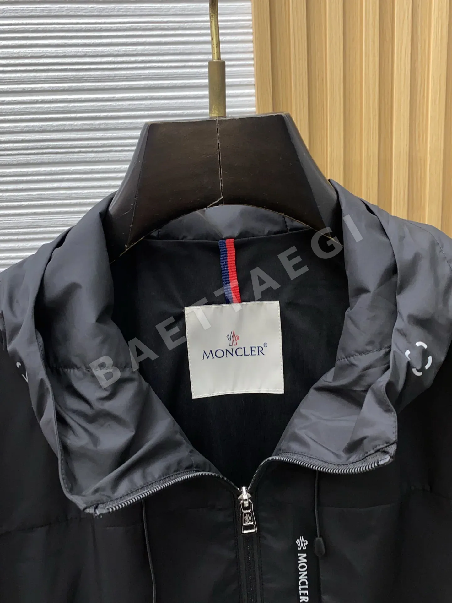 몽클레르 남성 슬림핏 캐주얼 자켓 상세 이미지 3