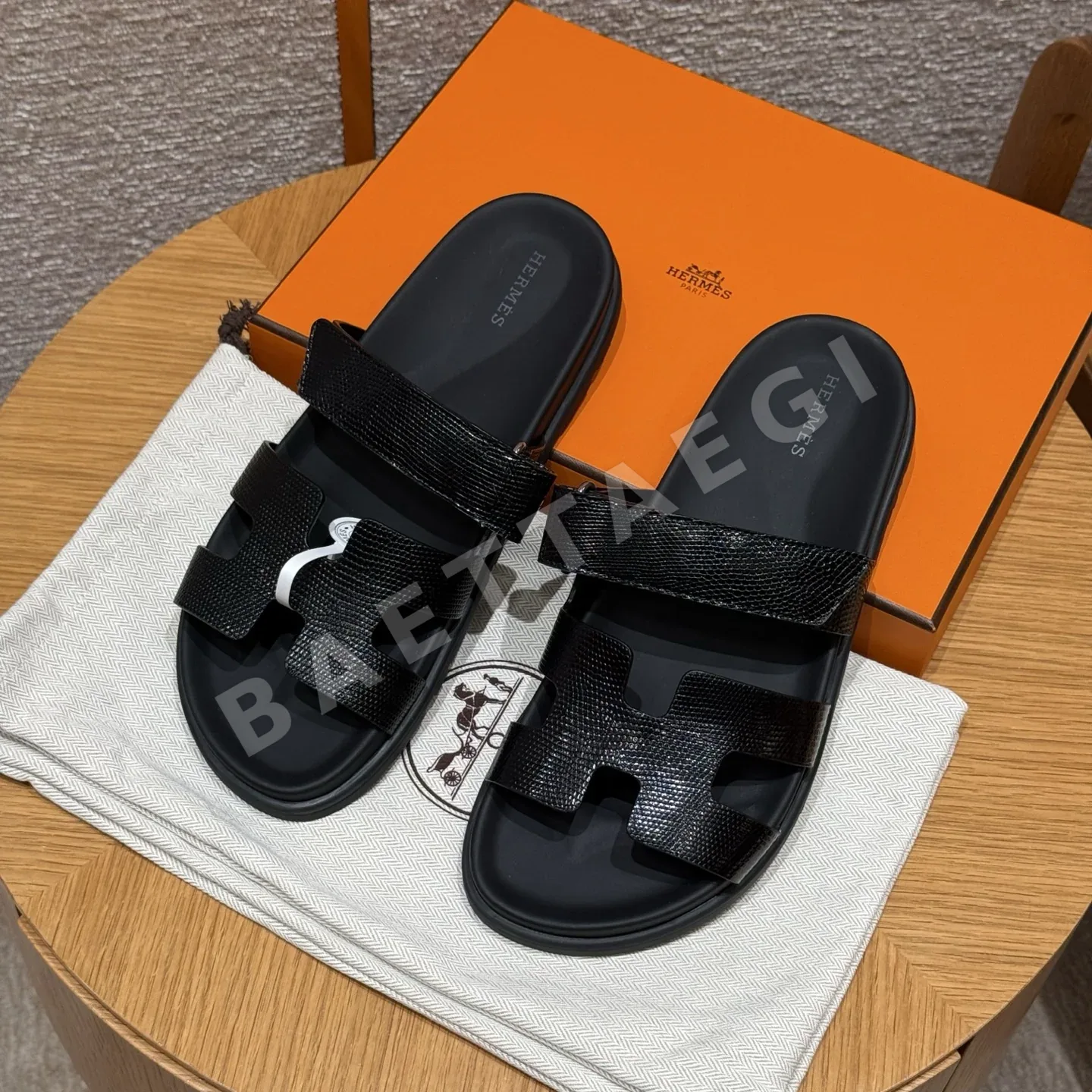 에르메스 시프레 샌들 블랙 가죽 164325