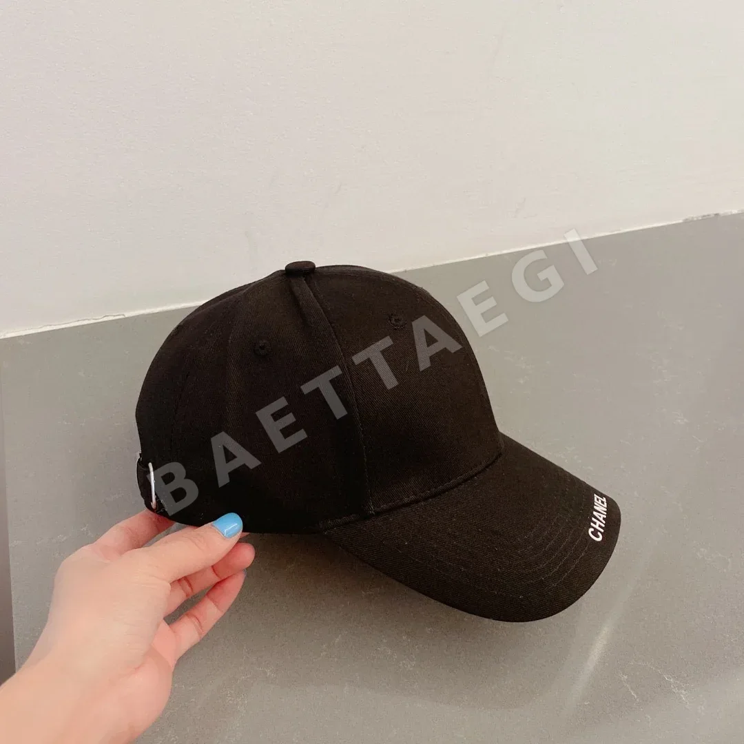 샤넬 블랙 화이트 베이스볼 캡 82084