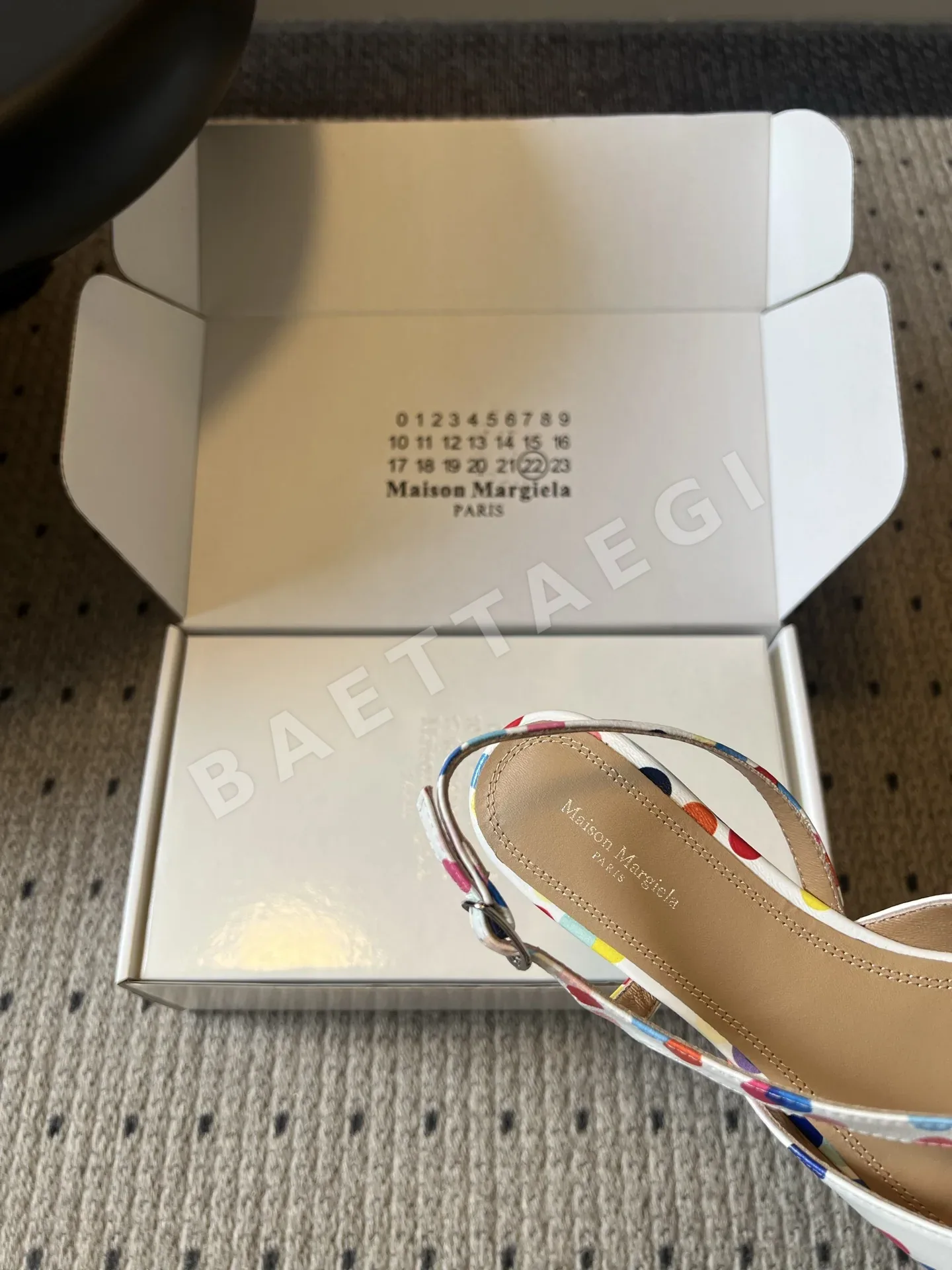 마르지엘라 폴카 도트 스플릿 토 신발 상세 이미지 8