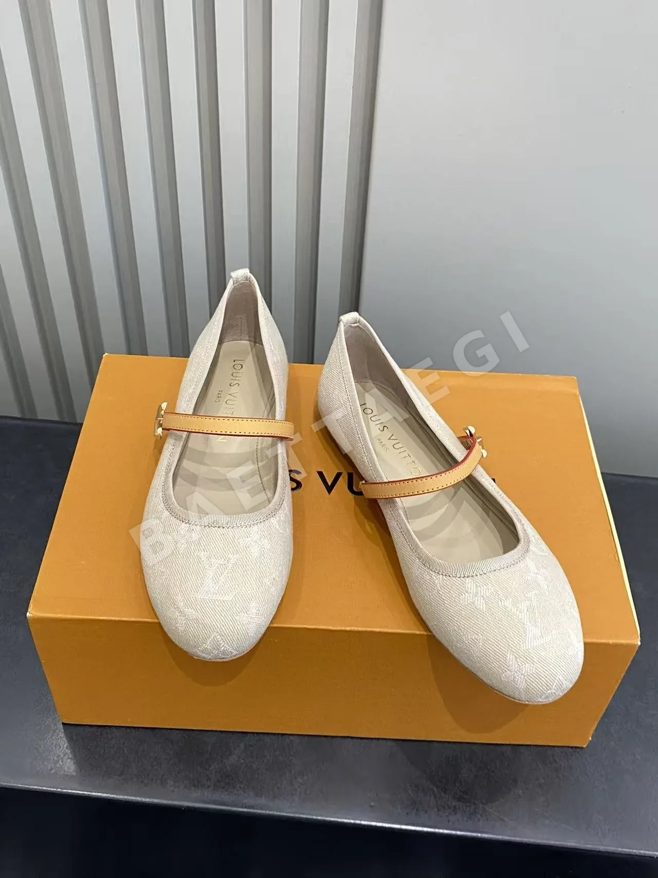루이비통 데님 메리제인 플랫슈즈 상세 이미지 5