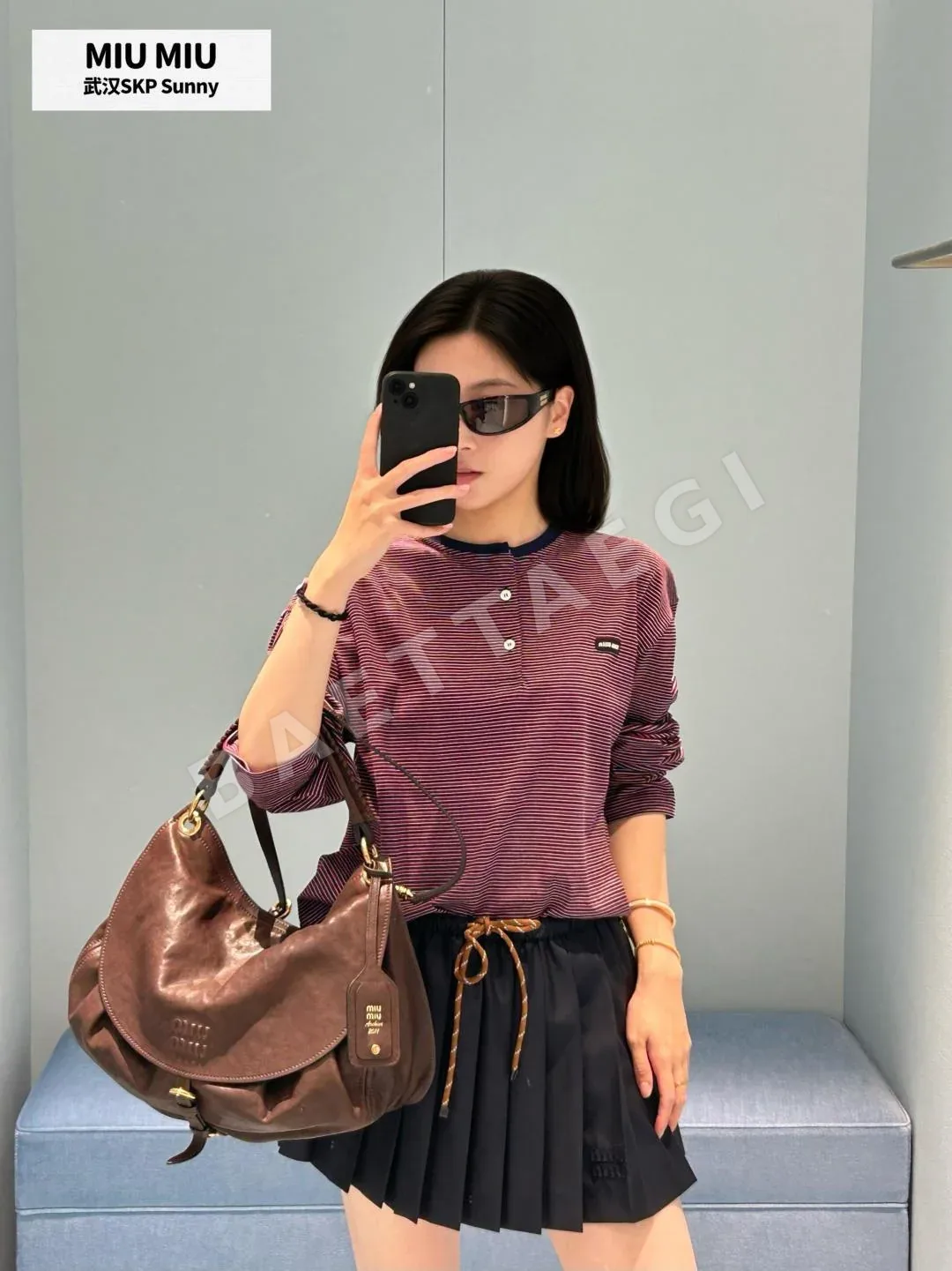 미우미우 레드 스트라이프 여성 긴팔 티셔츠 상세 이미지 4