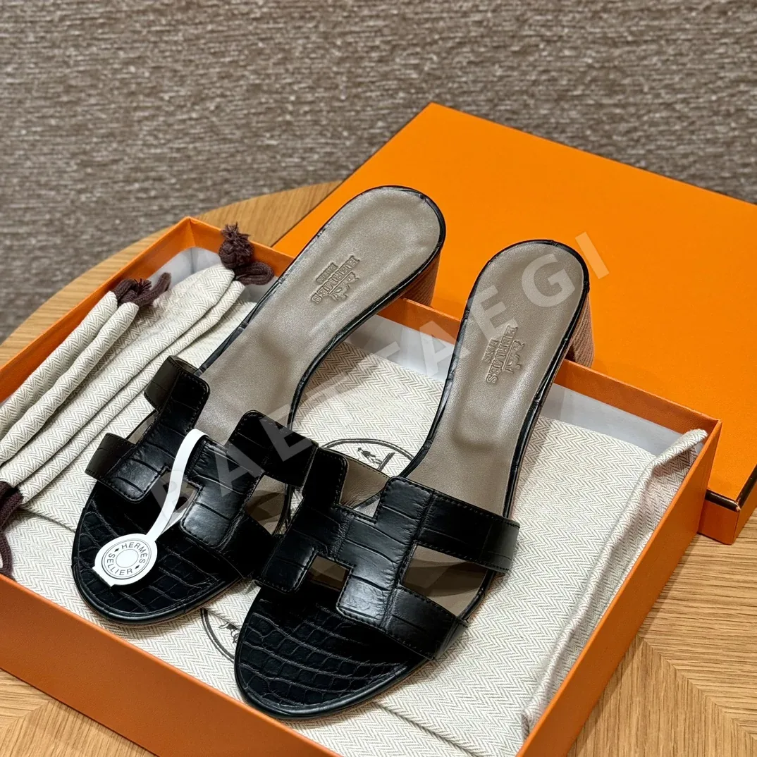 에르메스 오아시스 샌들 블랙 가죽 하이힐 165584