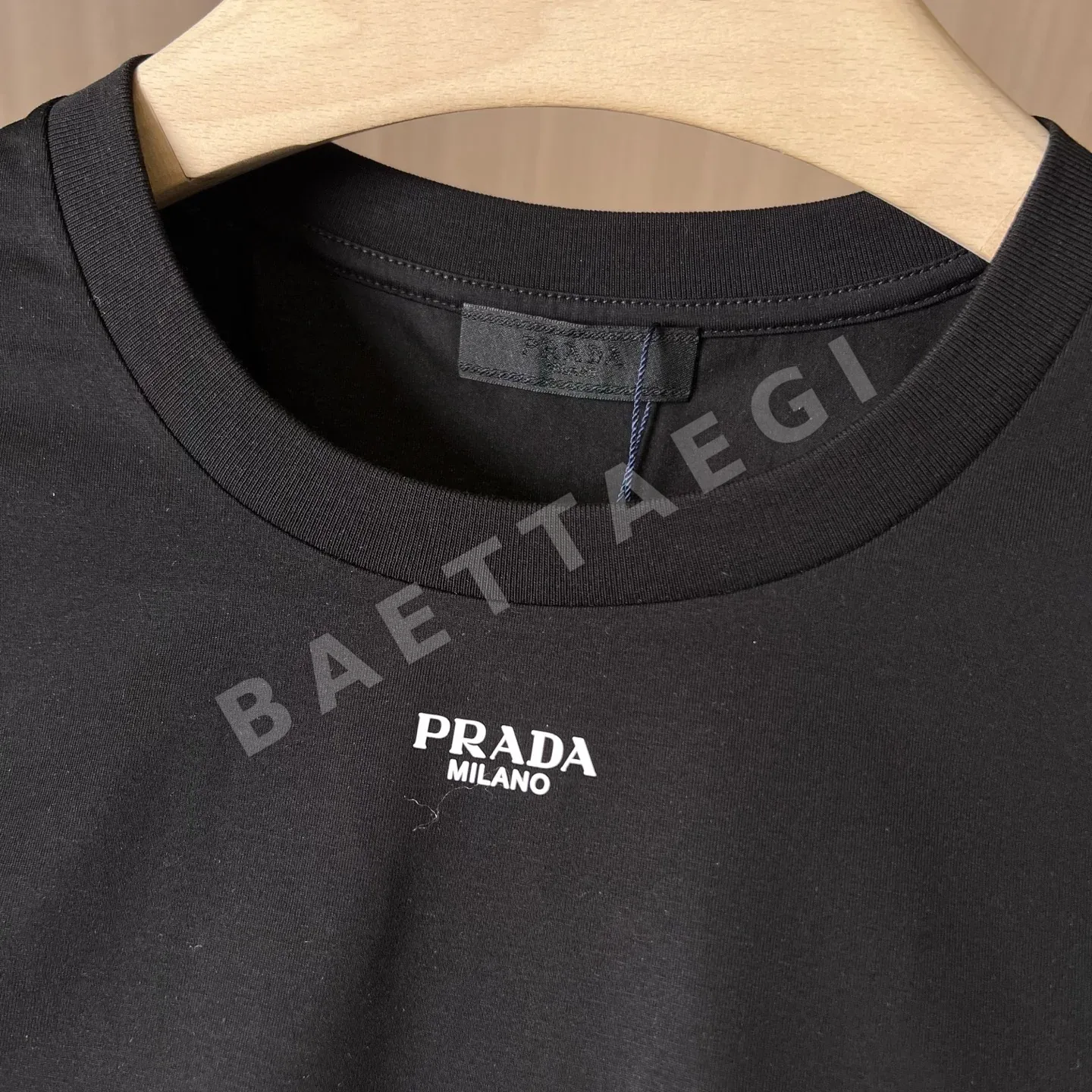 프라다 레터 프린트 남성 반팔 티셔츠 상세 이미지 8
