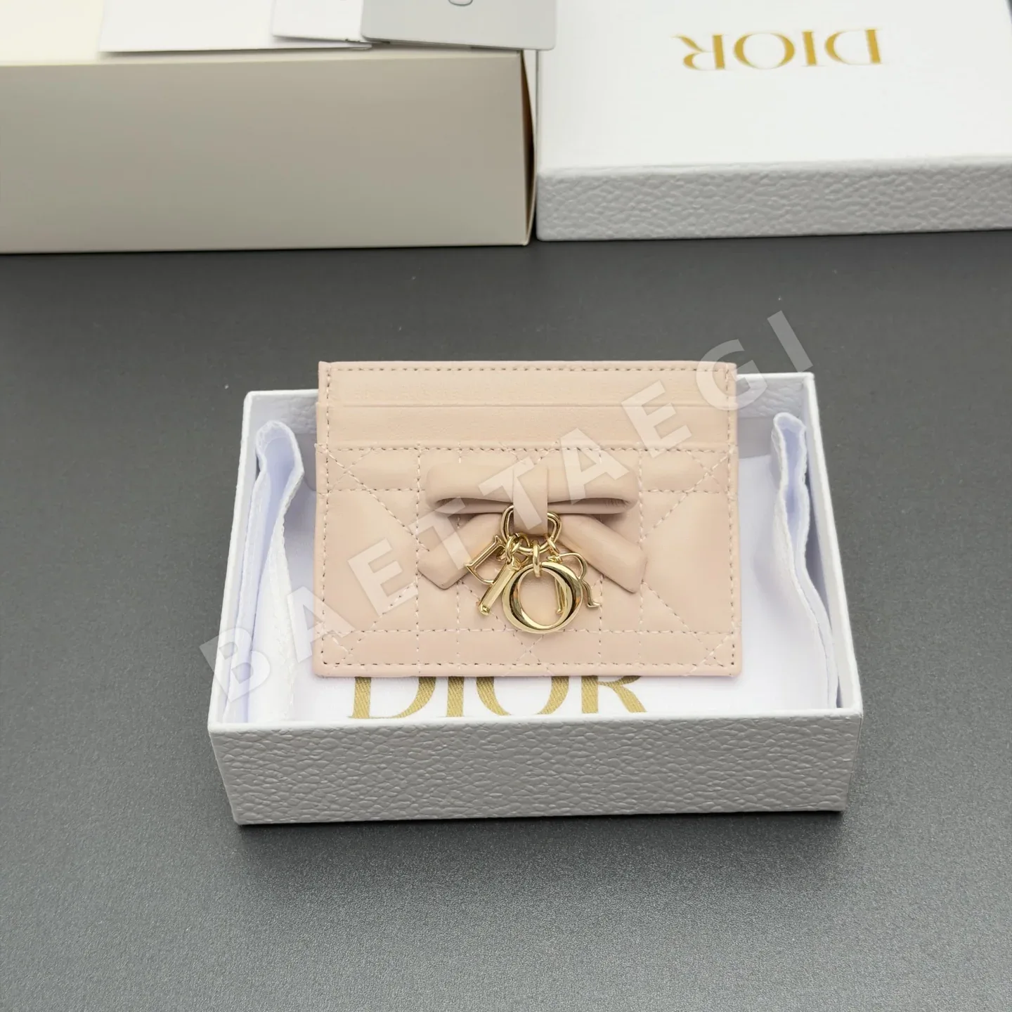디올 램스킨 카나쥬 리본 카드 지갑 S2604 상세 이미지 1