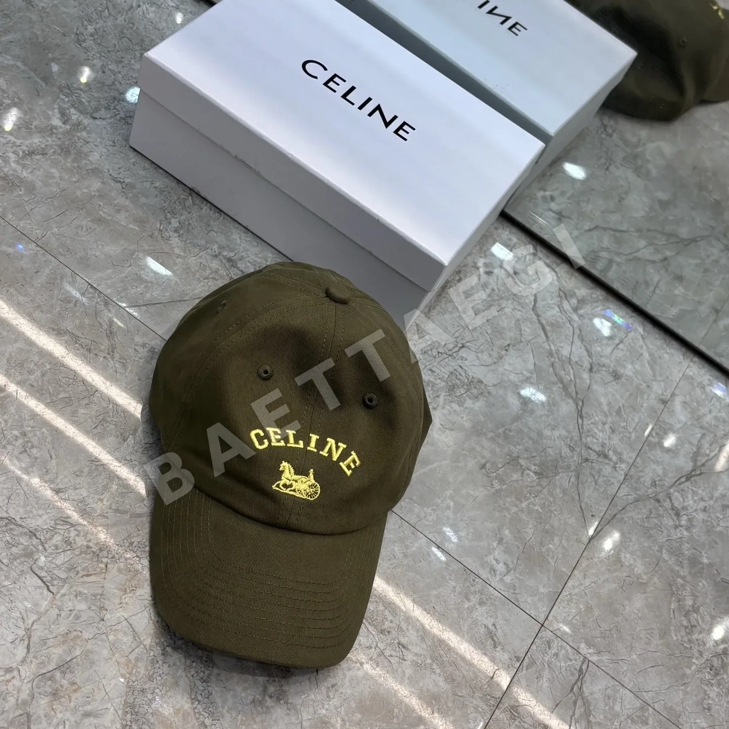 셀린느 심플 문자 로고 야구모자 84158