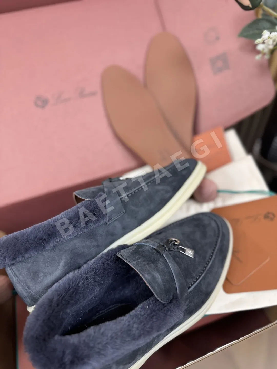 로로피아나 썸머워크 코요테 퍼 로우컷 신발 상세 이미지 6