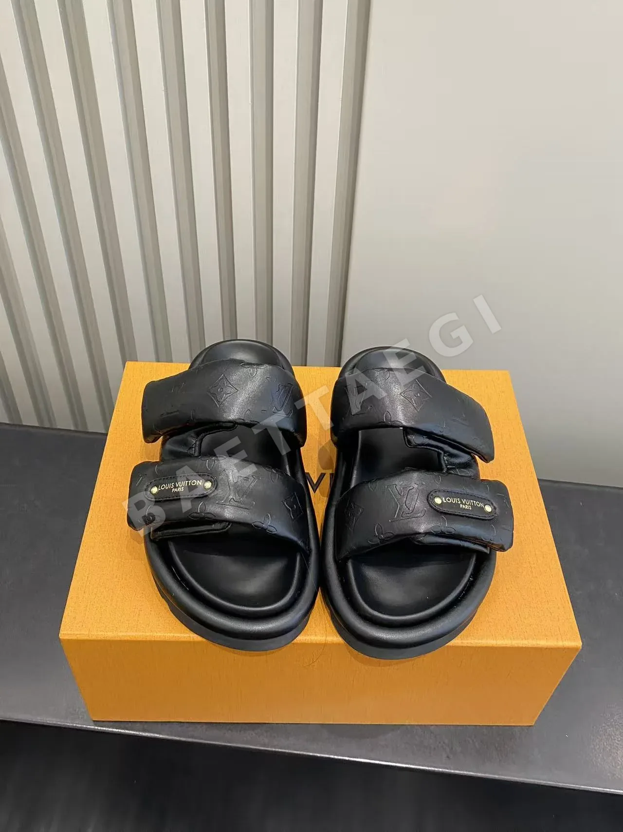 루이비통 더블 스트랩 데님 슬리퍼 상세 이미지 2