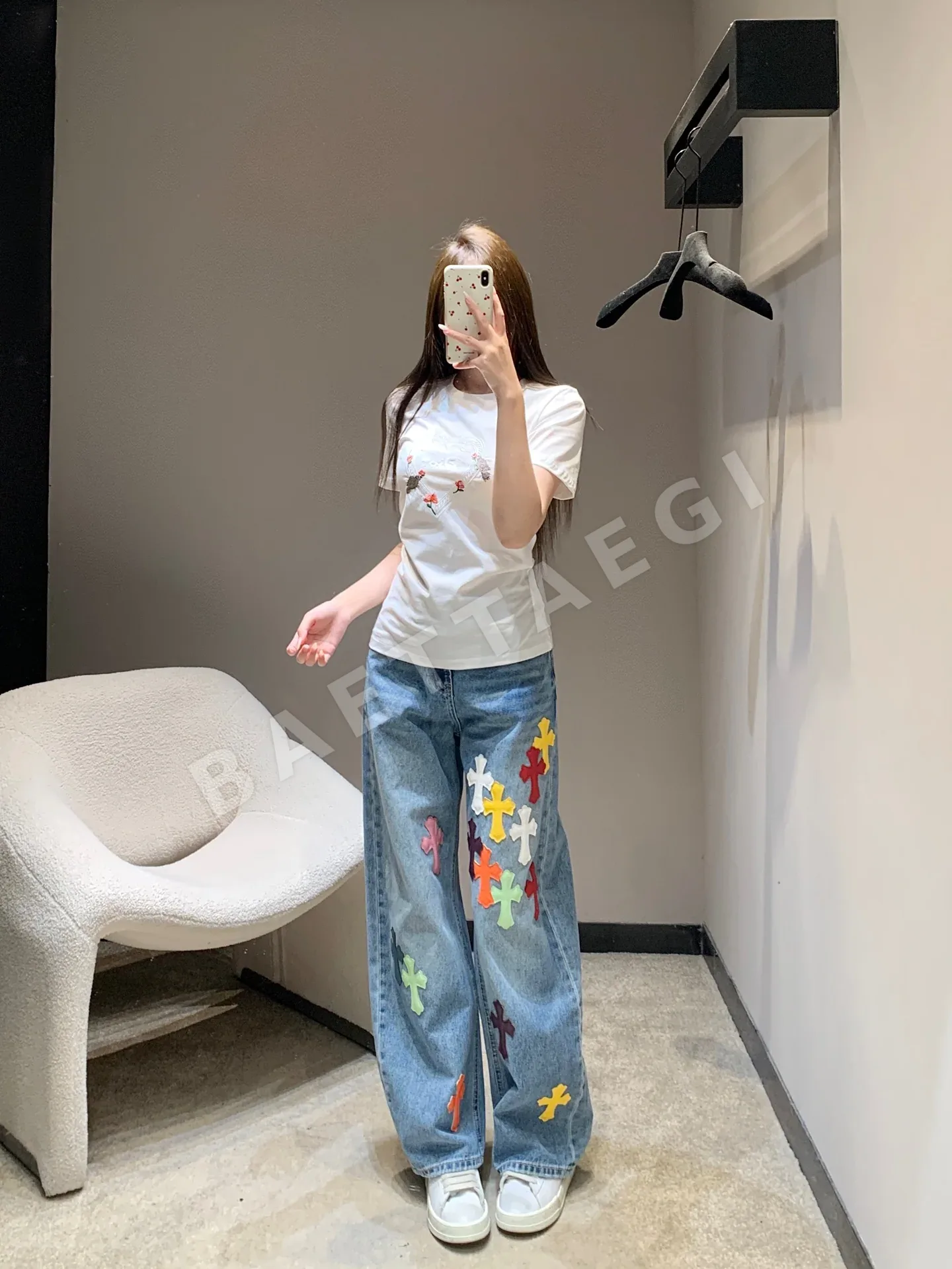 디올 자수 하트 크루넥 여성 반팔 티셔츠 상세 이미지 6