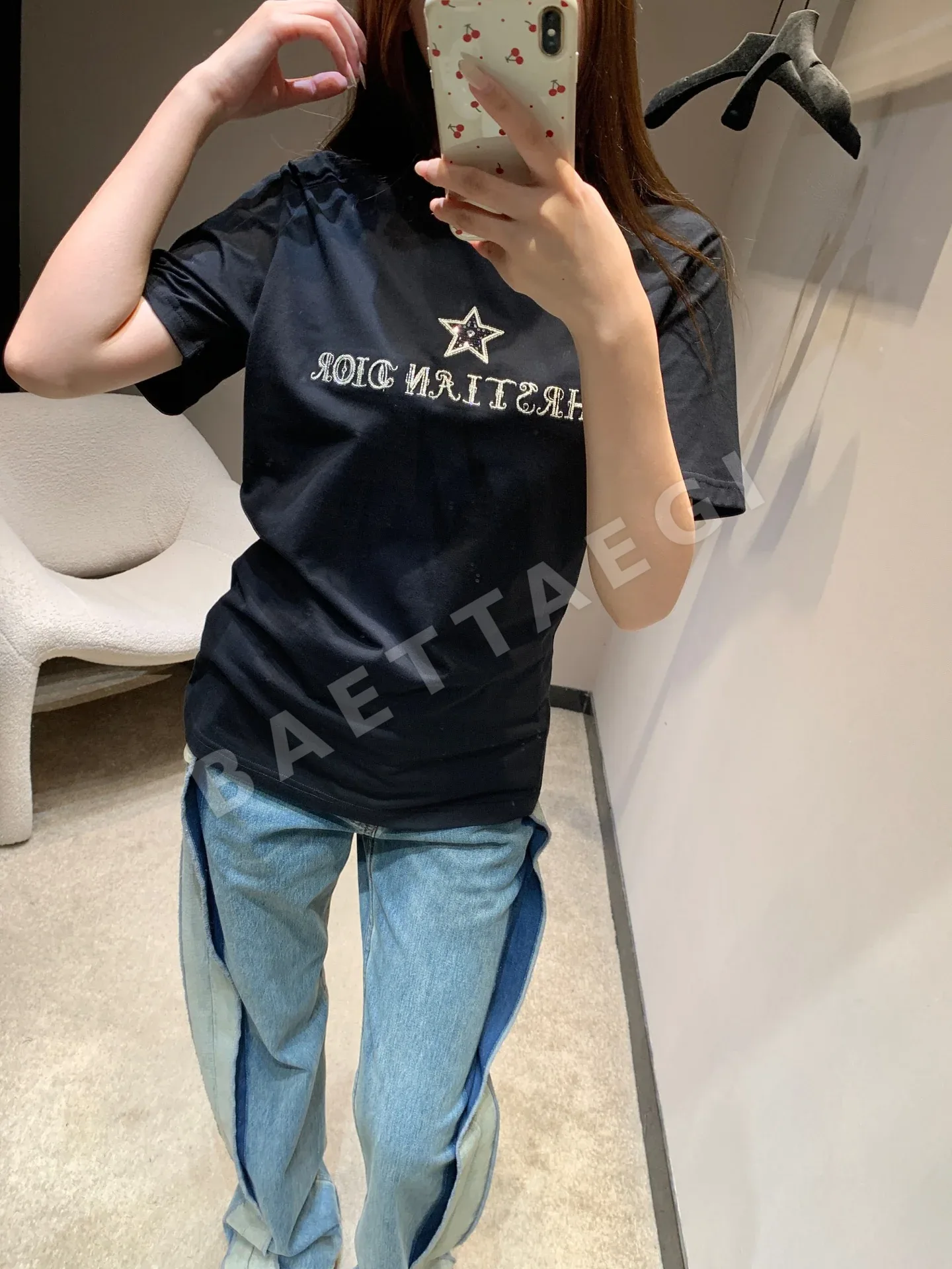 디올 여성 반팔 티셔츠 오각별 자수 상세 이미지 8