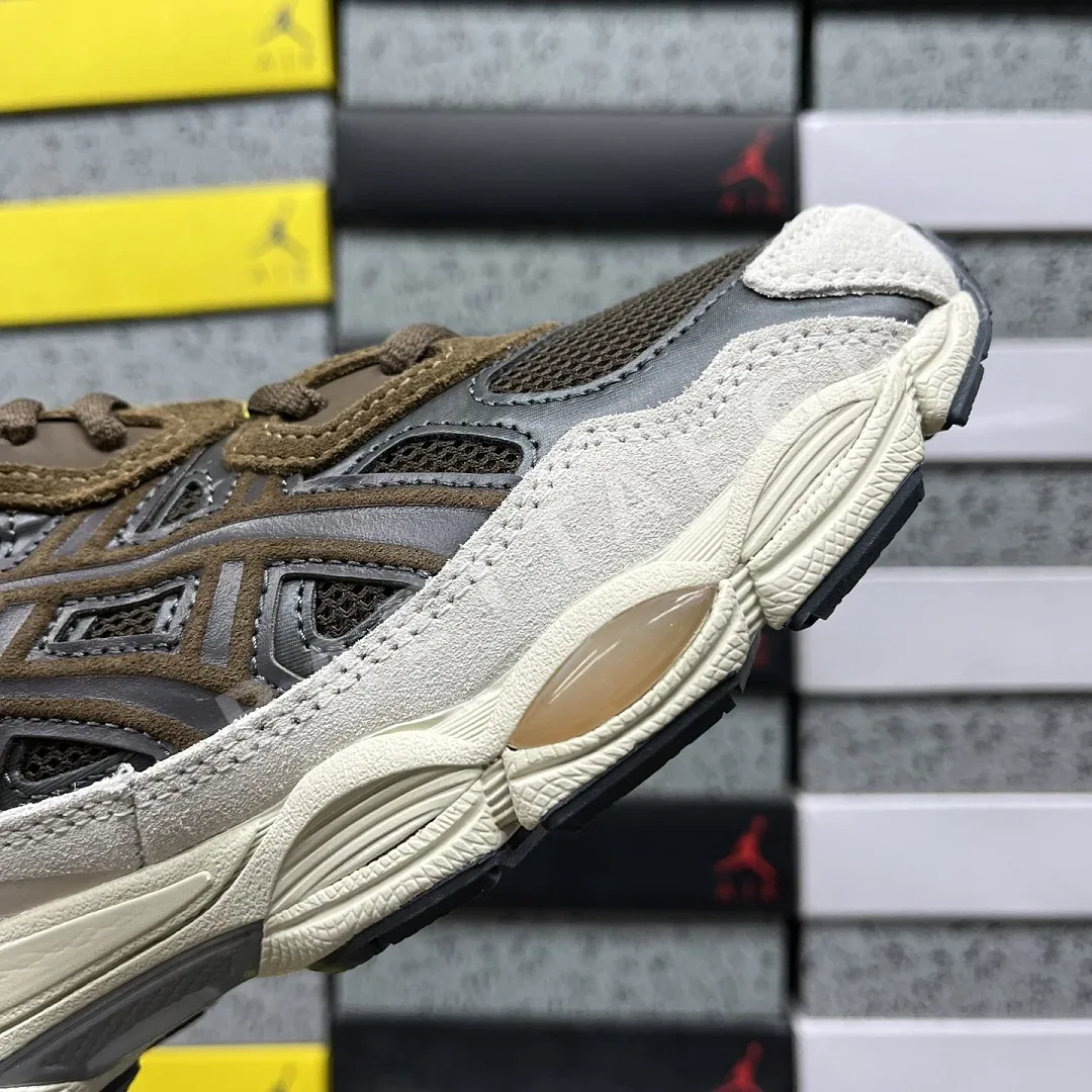 아식스 [ZC] 젤 NYC 1203A383-201 200518 Asics Gel-NYC Brown Storm Black Coffee 상세 이미지 3