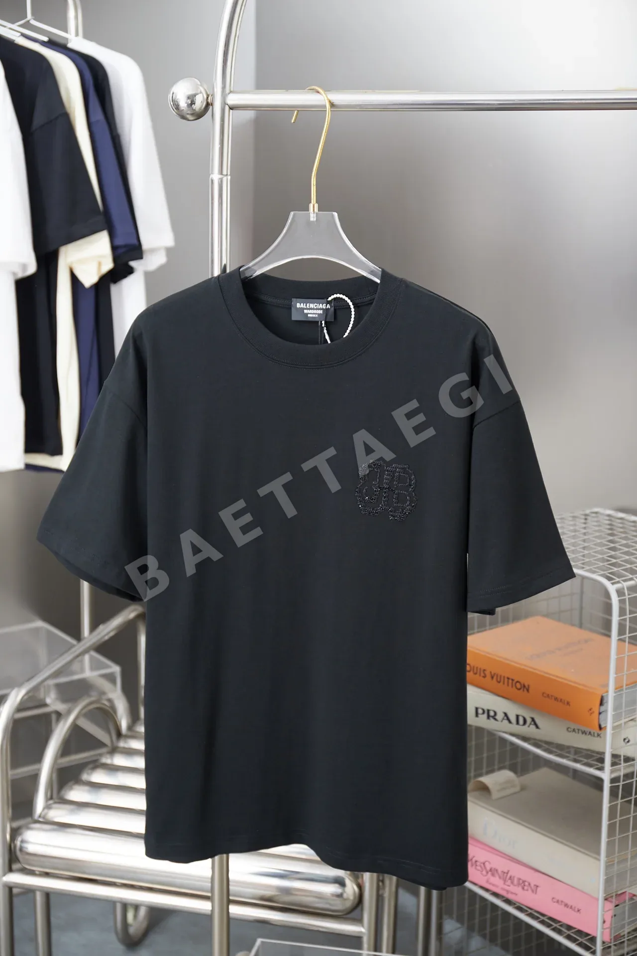 발렌시아가 남여공용 반팔 49183