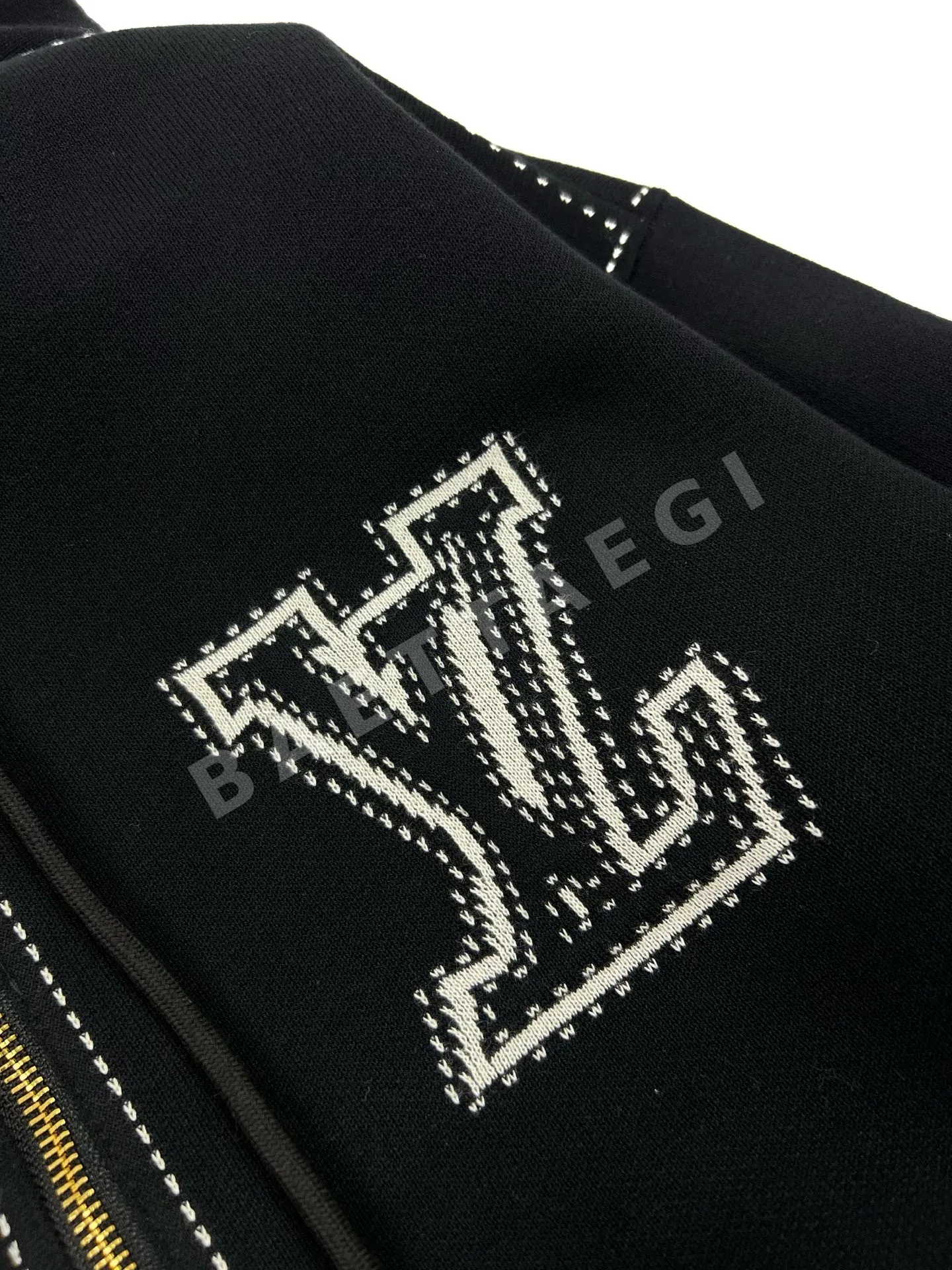 루이비통 LV 로고 자수 코튼 지퍼 후드 남성 자켓 상세 이미지 7