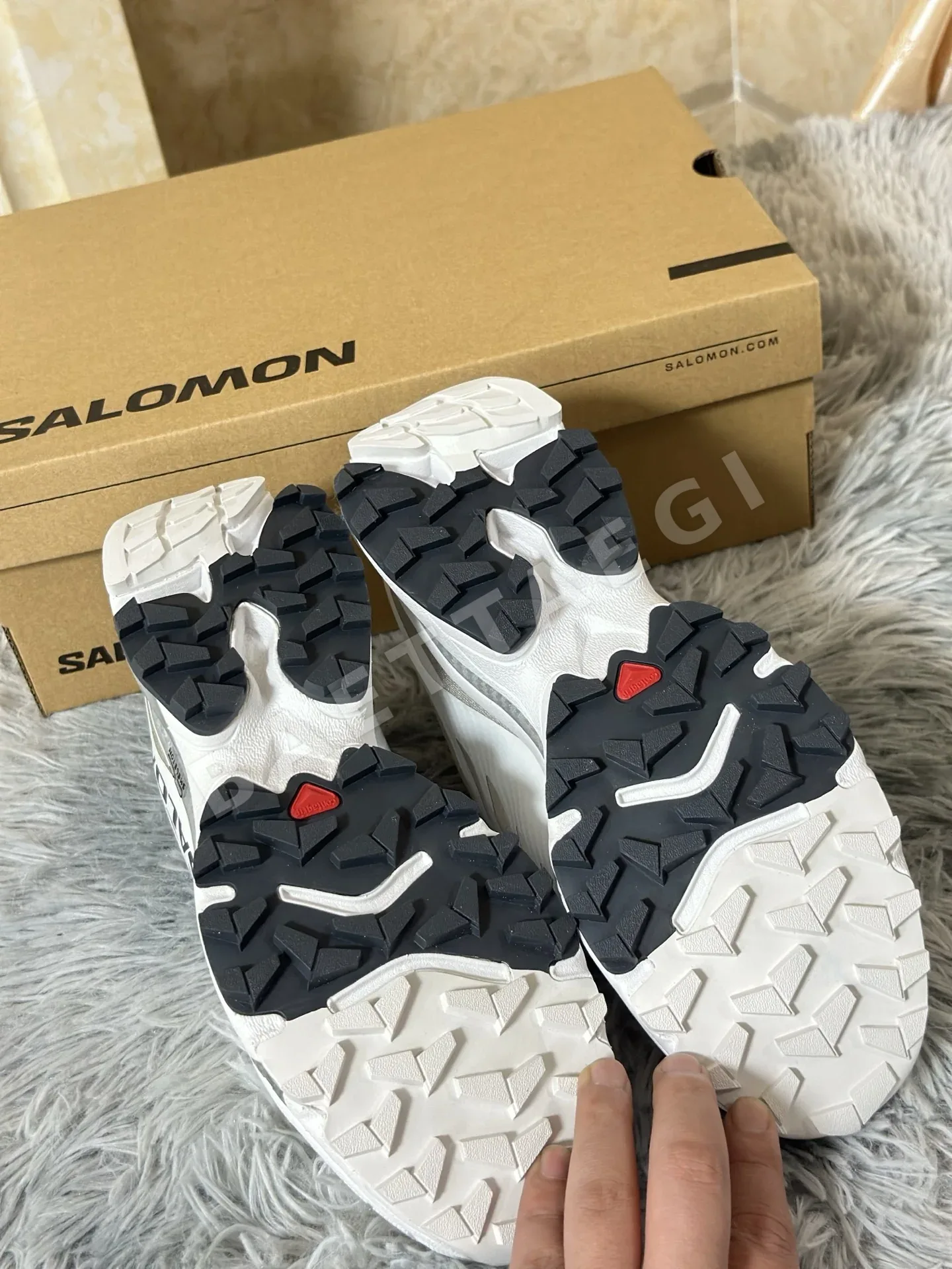 살로몬 XT-4 OG 스니커즈 상세 이미지 9