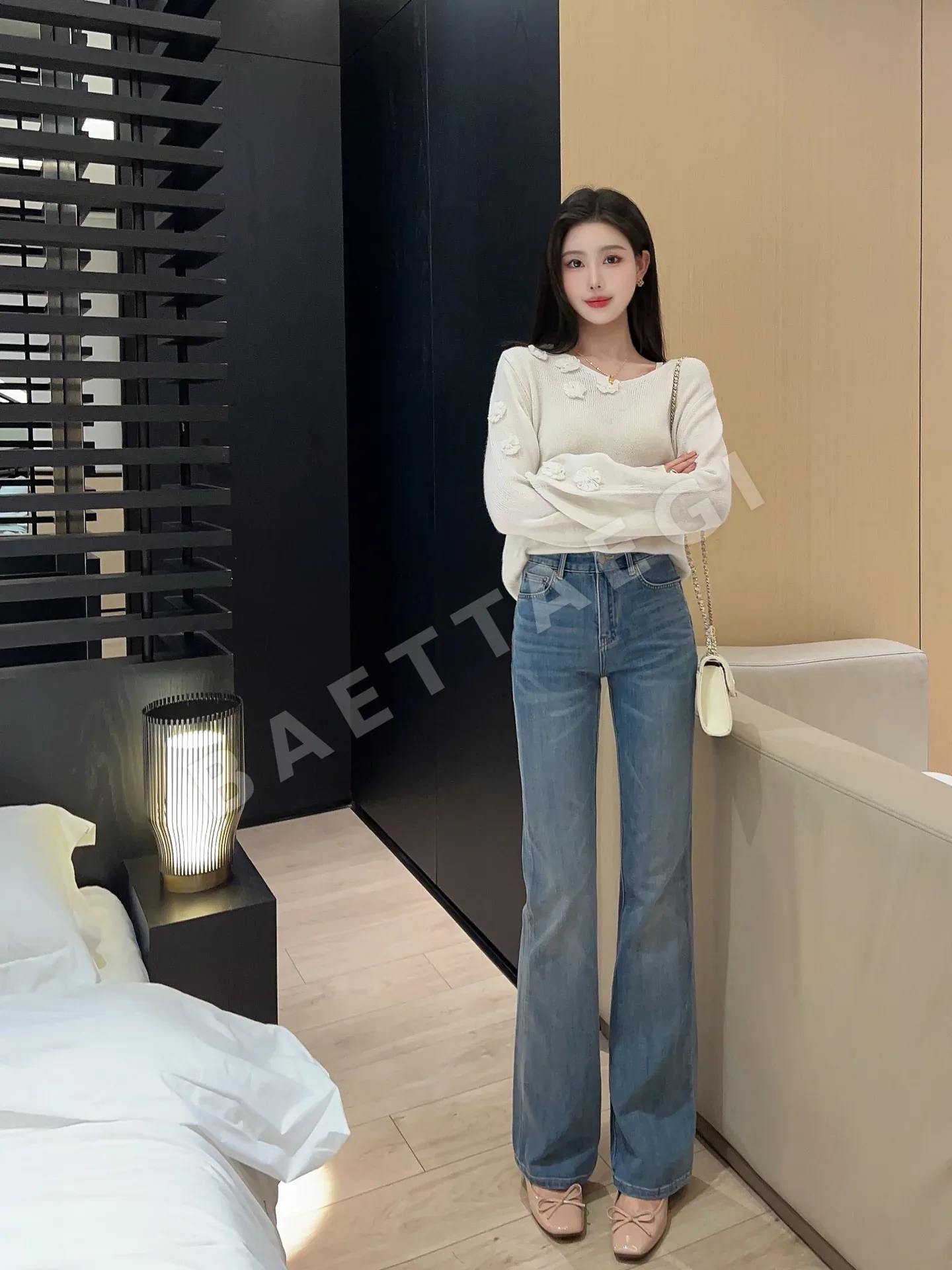 생로랑 클래식 골드 로고 플레어 여성 바지 103320
