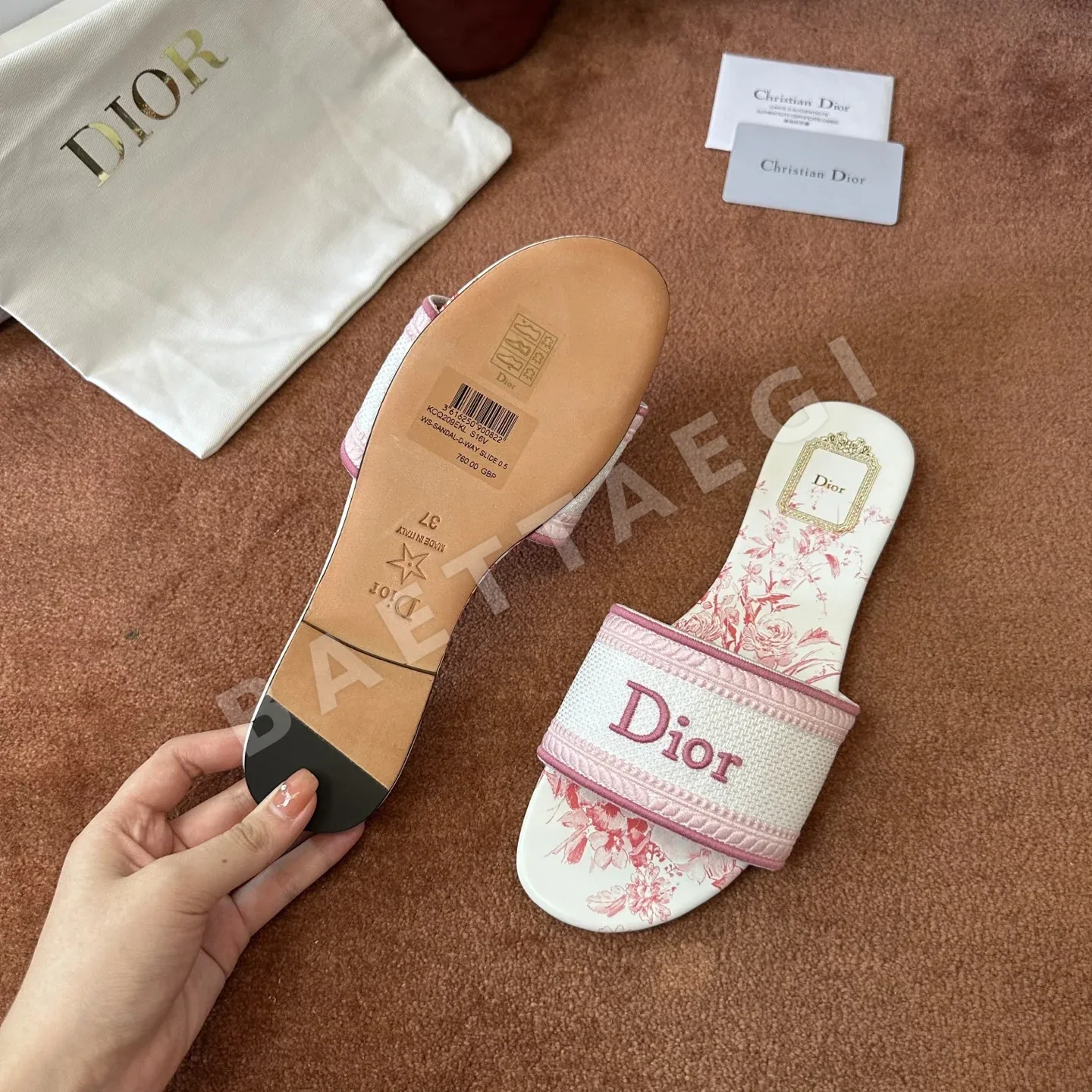 디올 샌들 캔버스 로고 컴퓨터 자수 상세 이미지 7