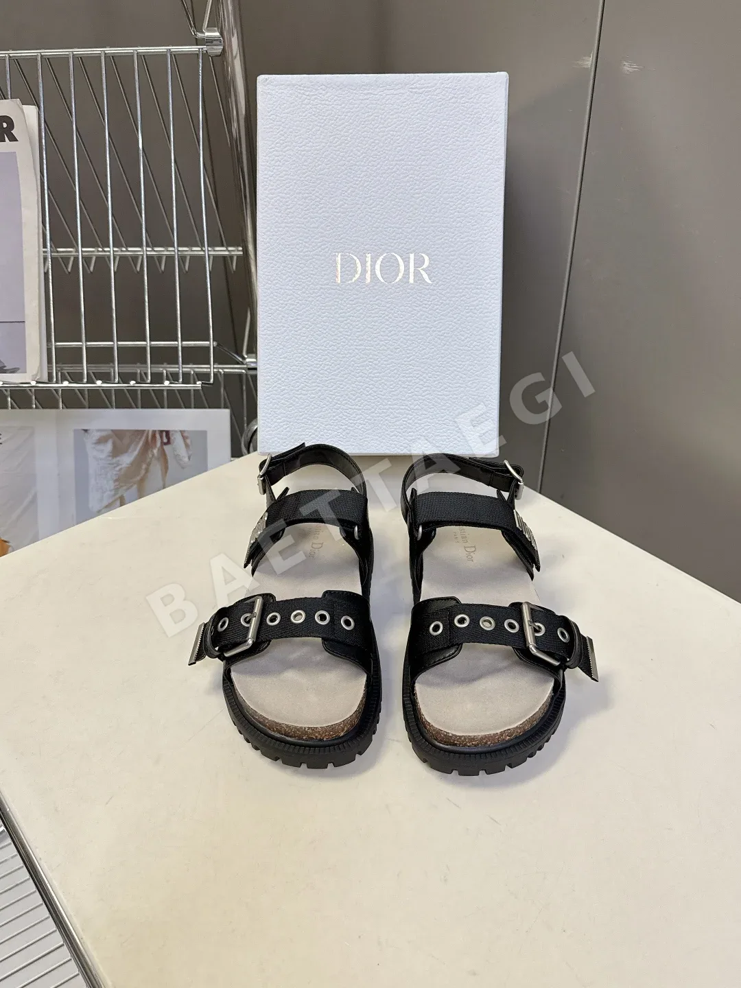 디올 더블 버클 플랫폼 샌들 98406