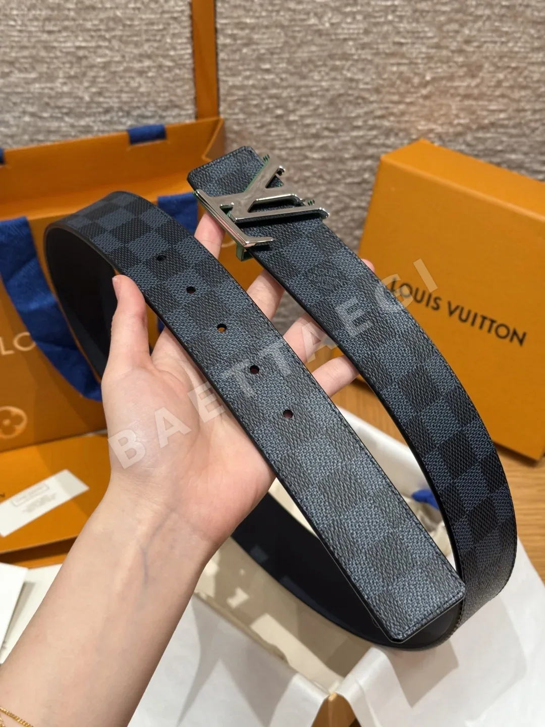 루이비통 이니시알 40mm 리버시블 벨트 상세 이미지 4