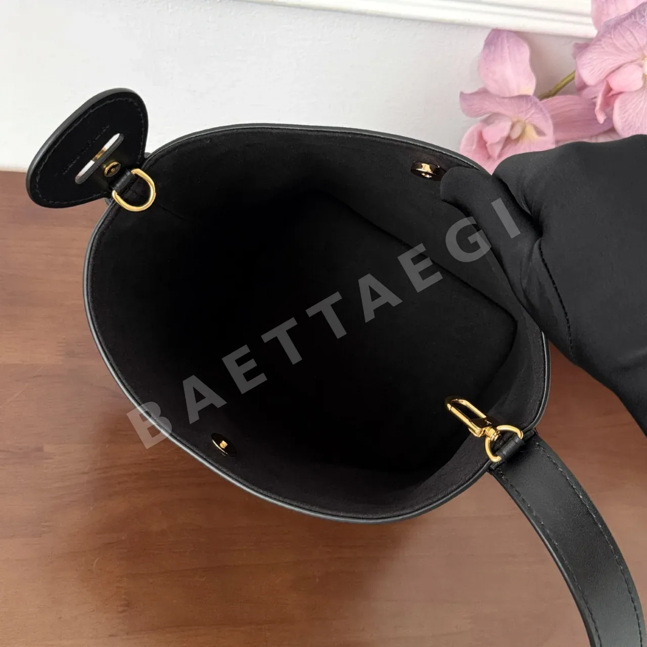 루이비통 블랙 플라워 버킷 가방 M3A156 상세 이미지 9