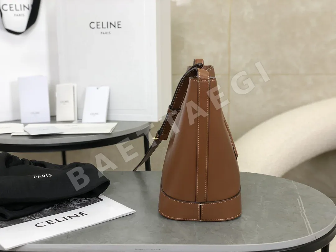 셀린느 트리옴프 가죽 버킷백 상세 이미지 3