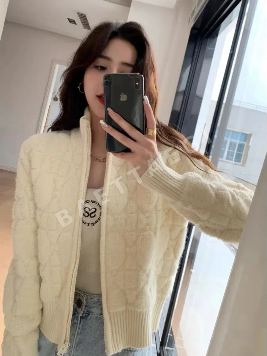 디올 자수 벌 레터 패턴 여성 가디건 상세 이미지 2