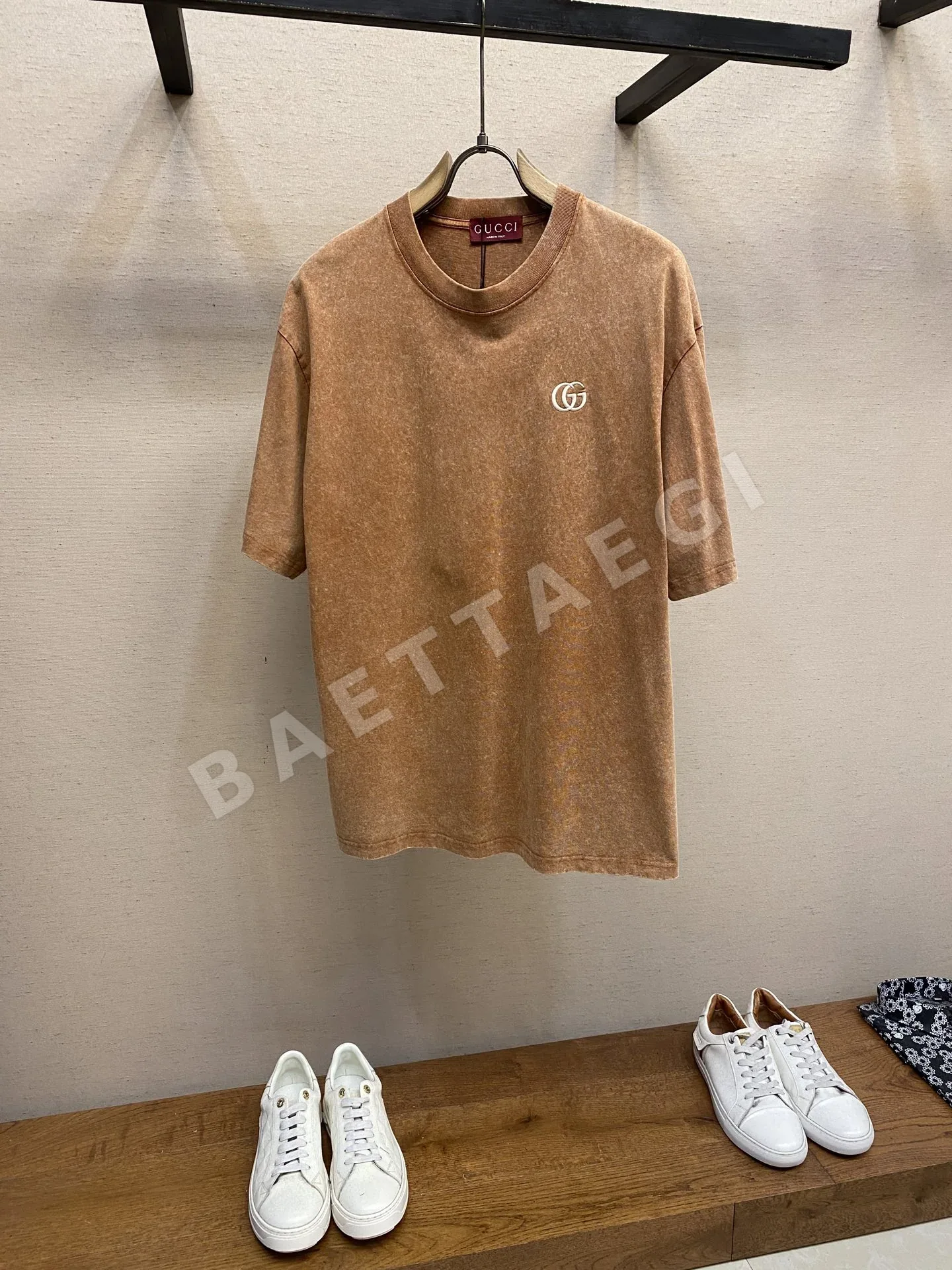 구찌 GG 바틱 더블 G 자수 크루넥 반팔 티셔츠 132372