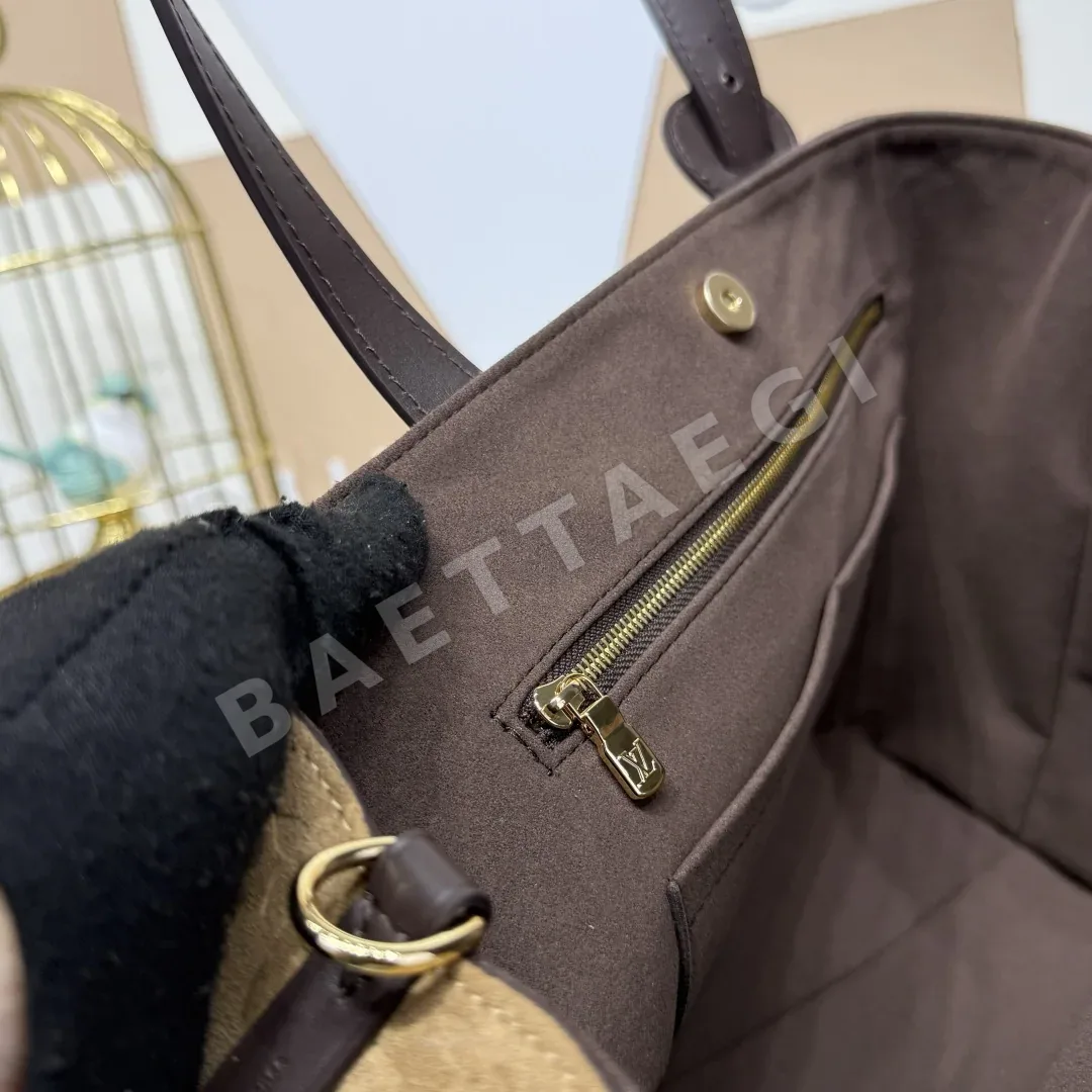 루이비통 모노그램 엠보싱 스웨이드 올인원 핸드백 M29836 상세 이미지 8