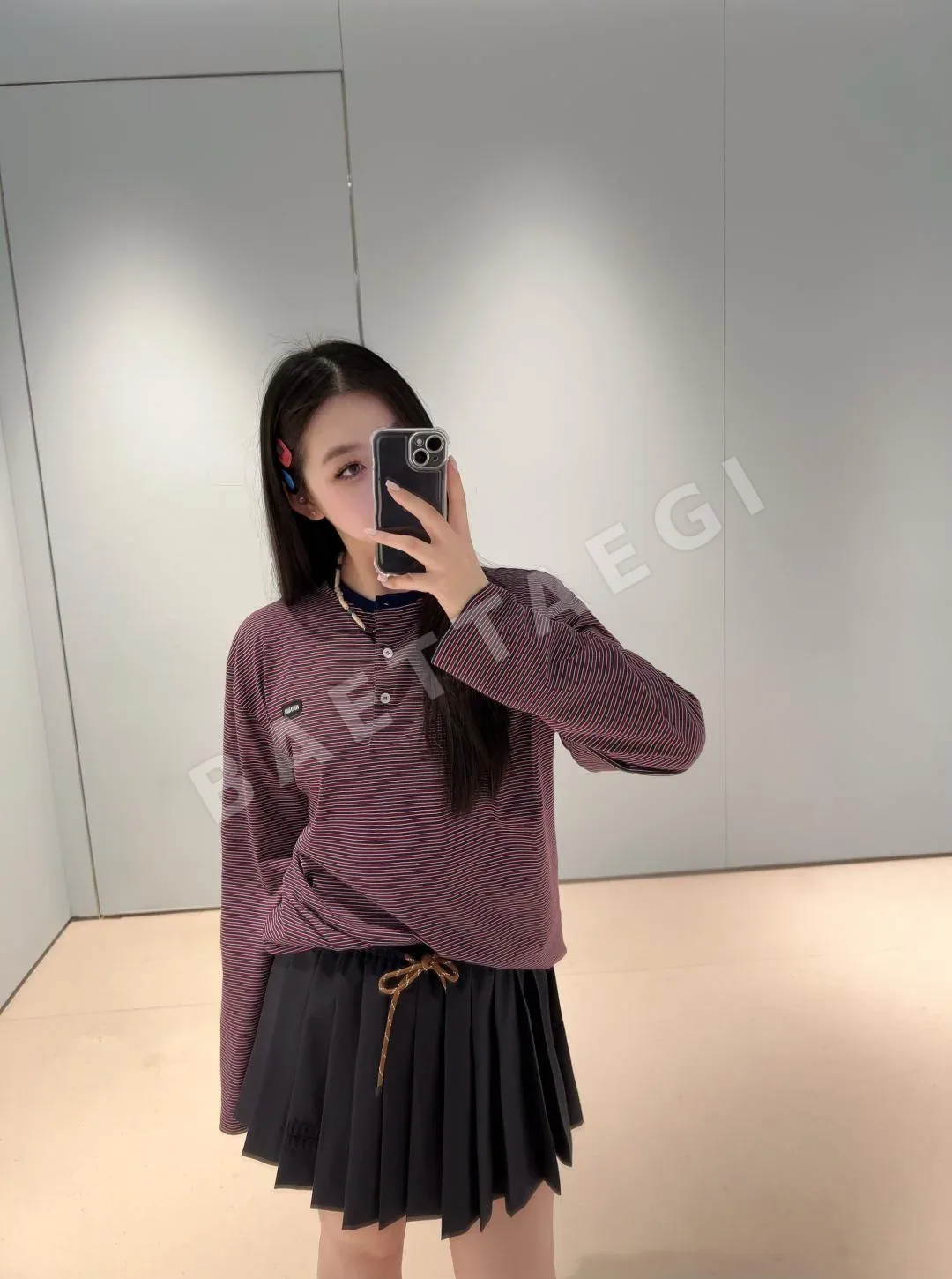 미우미우 레드 스트라이프 여성 긴팔 티셔츠 상세 이미지 6