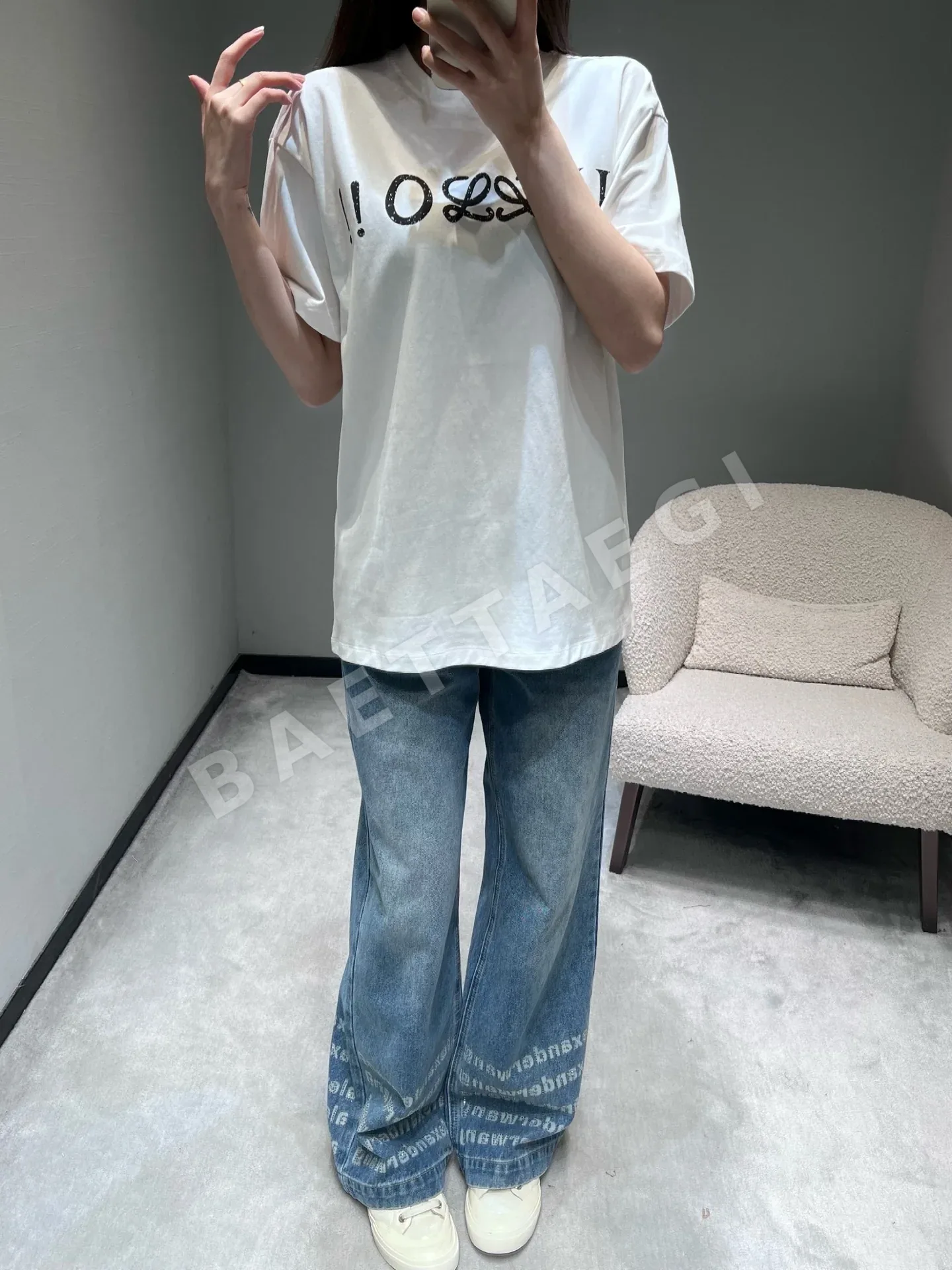 로에베 레터 프린트 반팔 티셔츠 상세 이미지 8