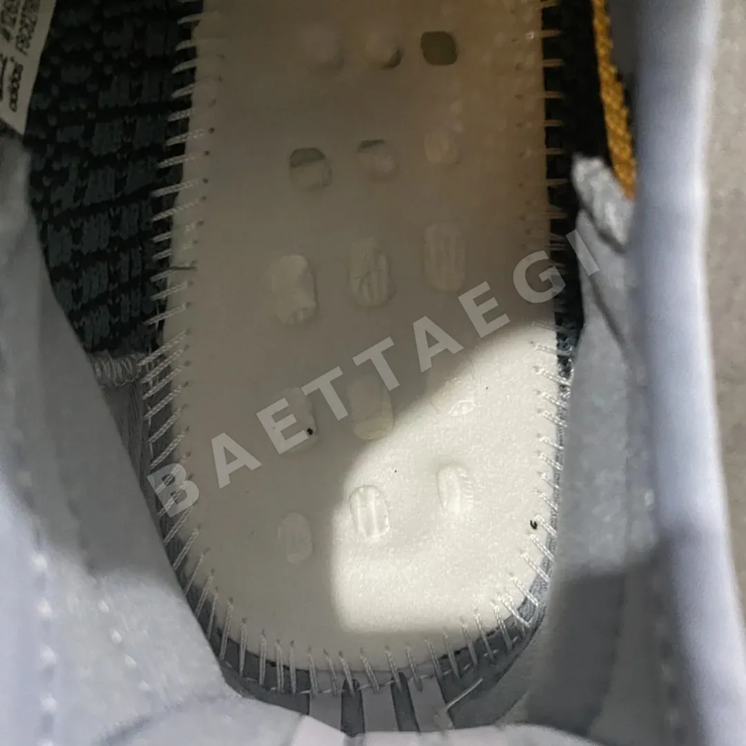 아디다스 이지 350 GY7657 200678 Adidas Yeezy 350 상세 이미지 12